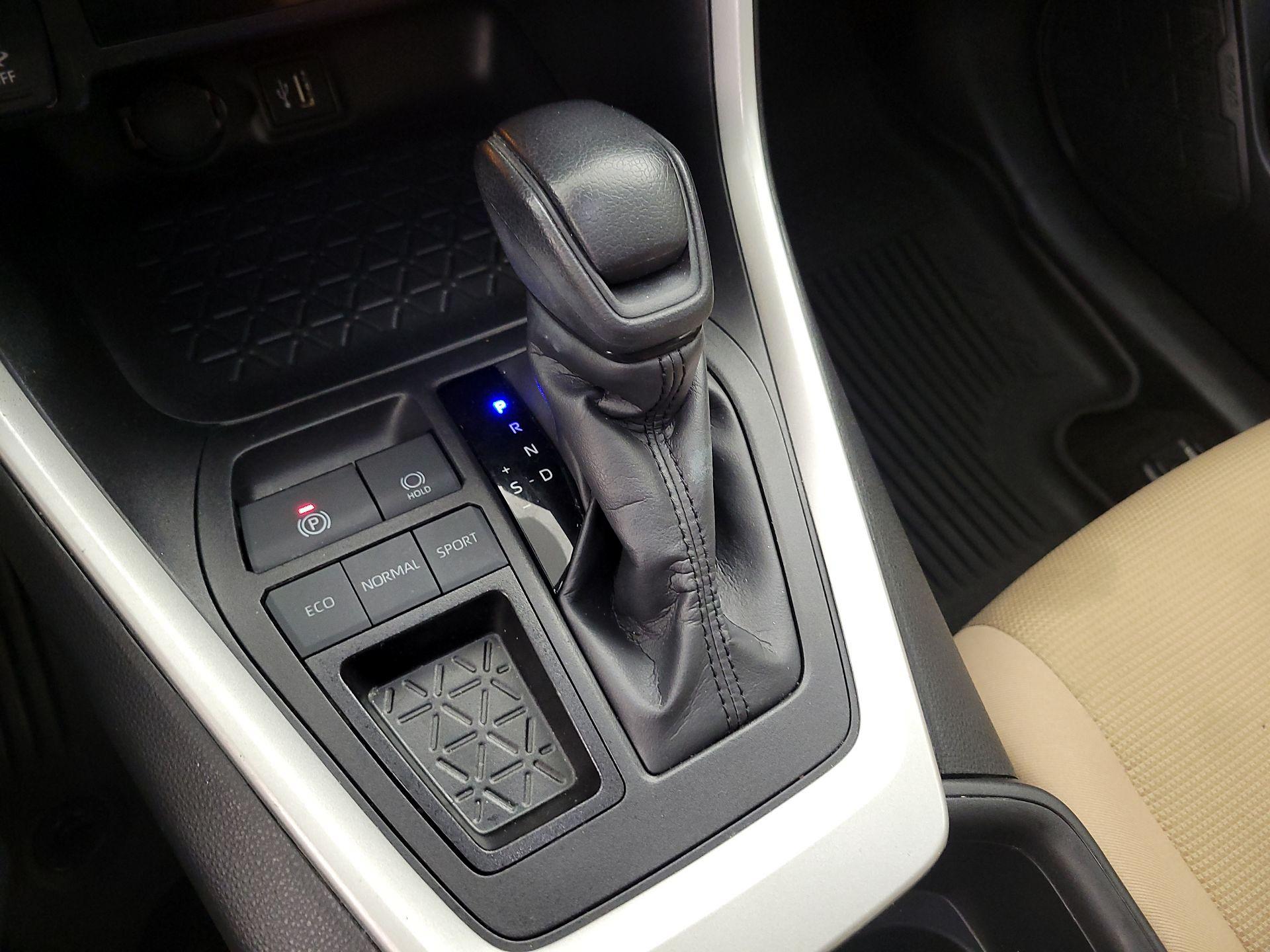 Thumbnail: 2024 Toyota RAV4 - 16