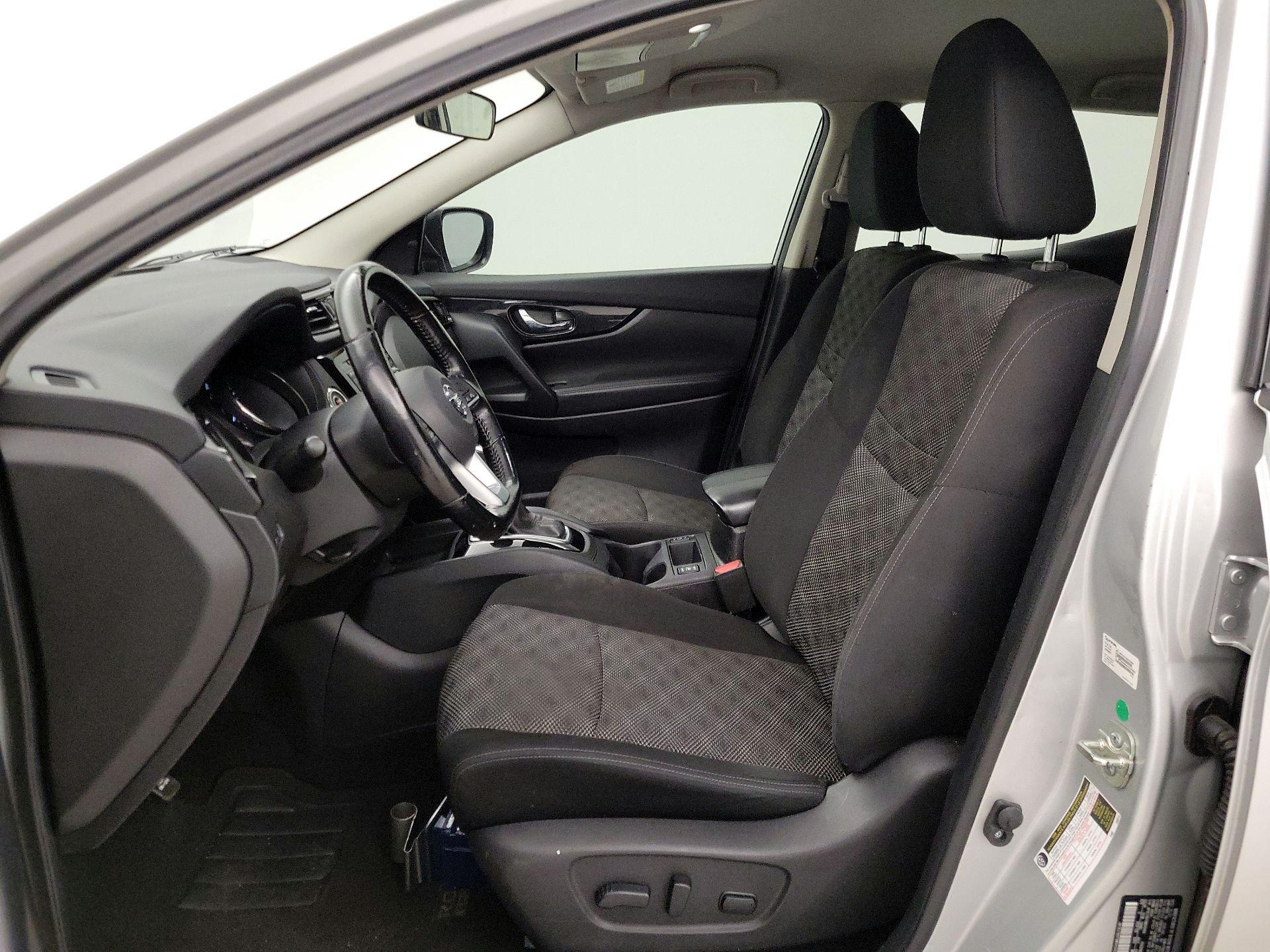 Thumbnail: 2022 Nissan Rogue Sport - 11