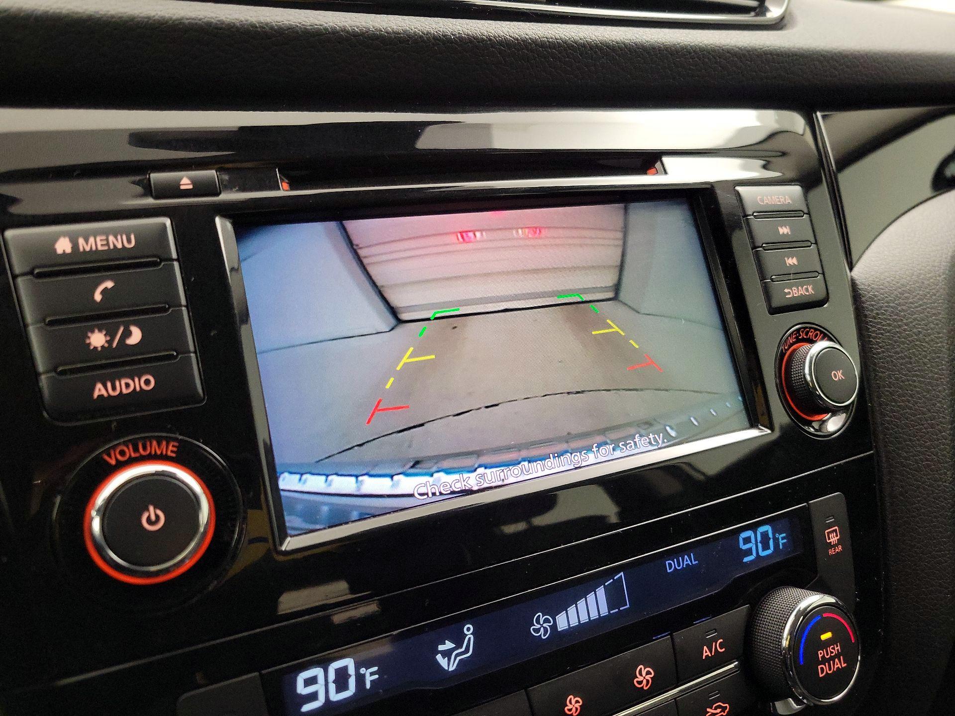 Thumbnail: 2022 Nissan Rogue Sport - 14