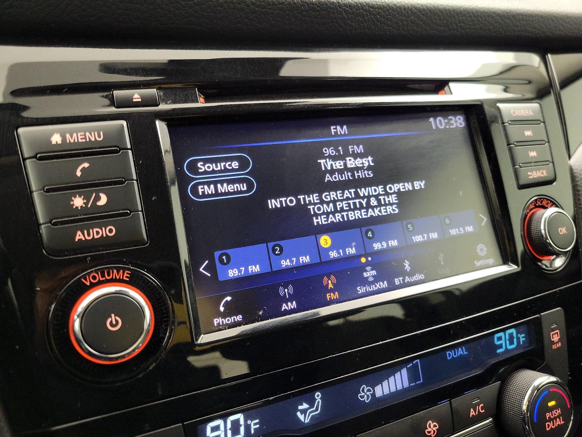 Thumbnail: 2022 Nissan Rogue Sport - 15