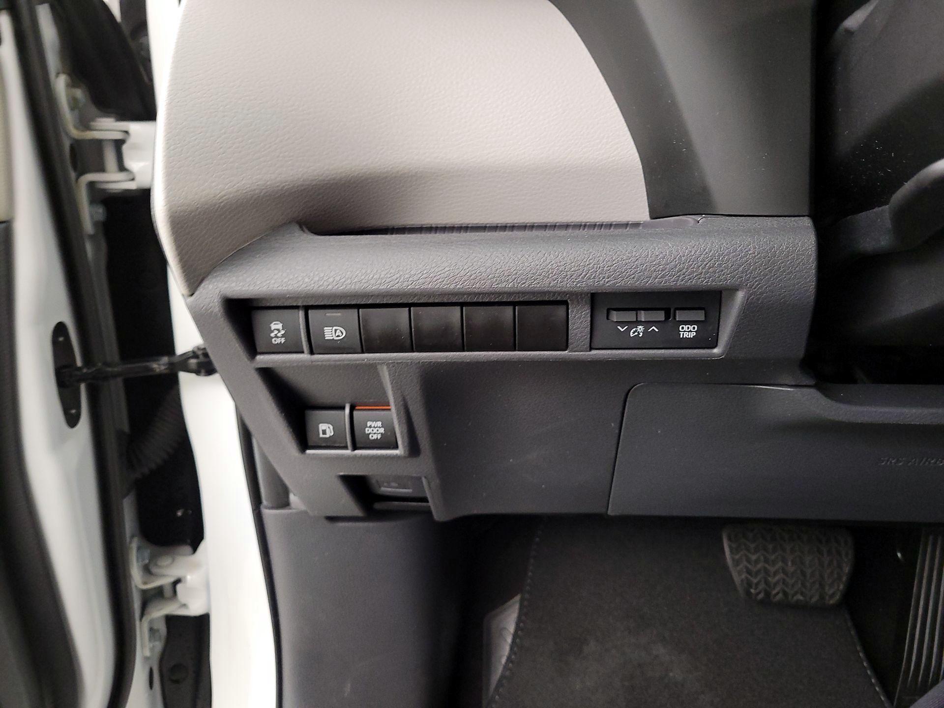 Thumbnail: 2024 Toyota Sienna - 13