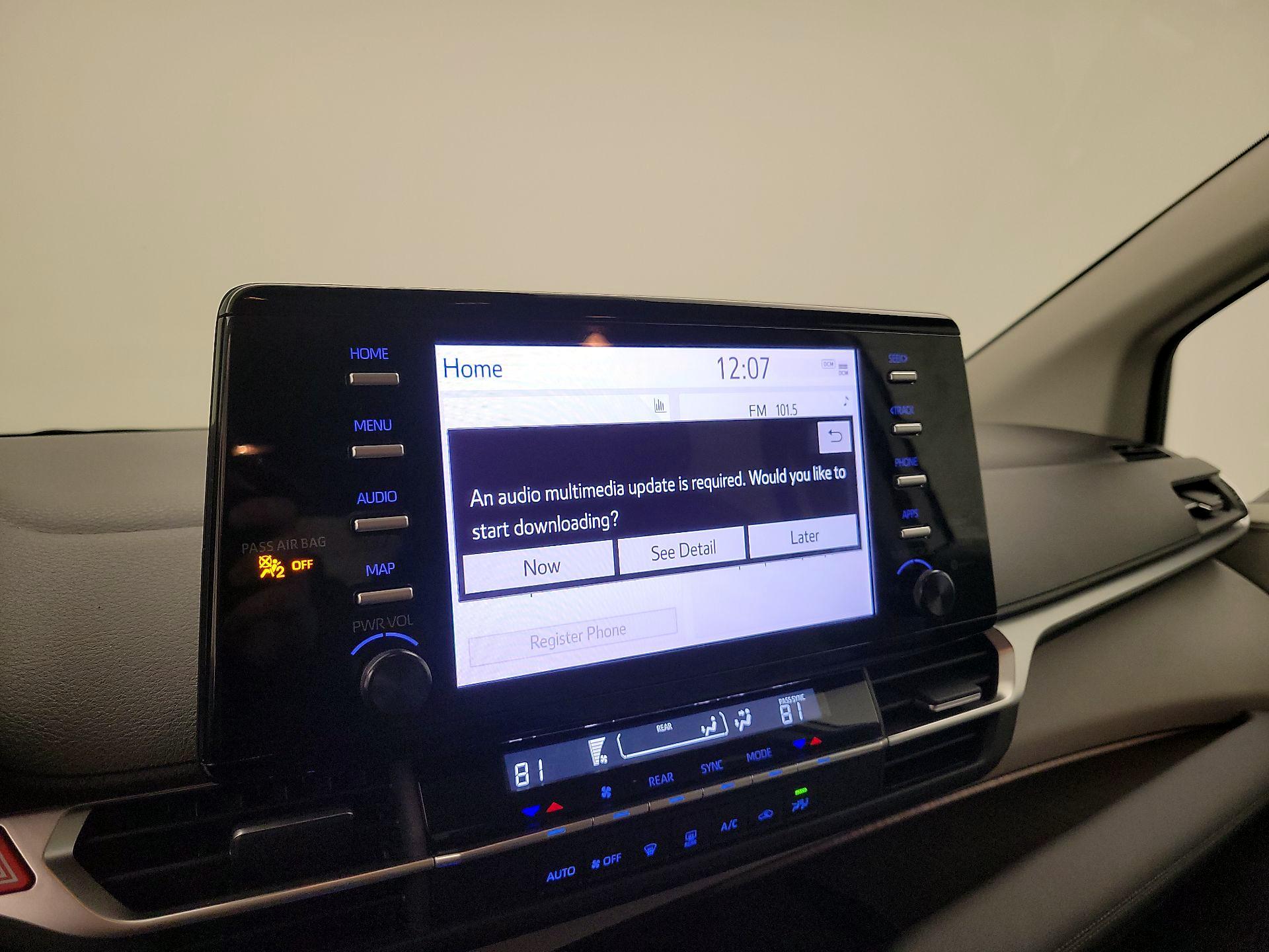 Thumbnail: 2024 Toyota Sienna - 15