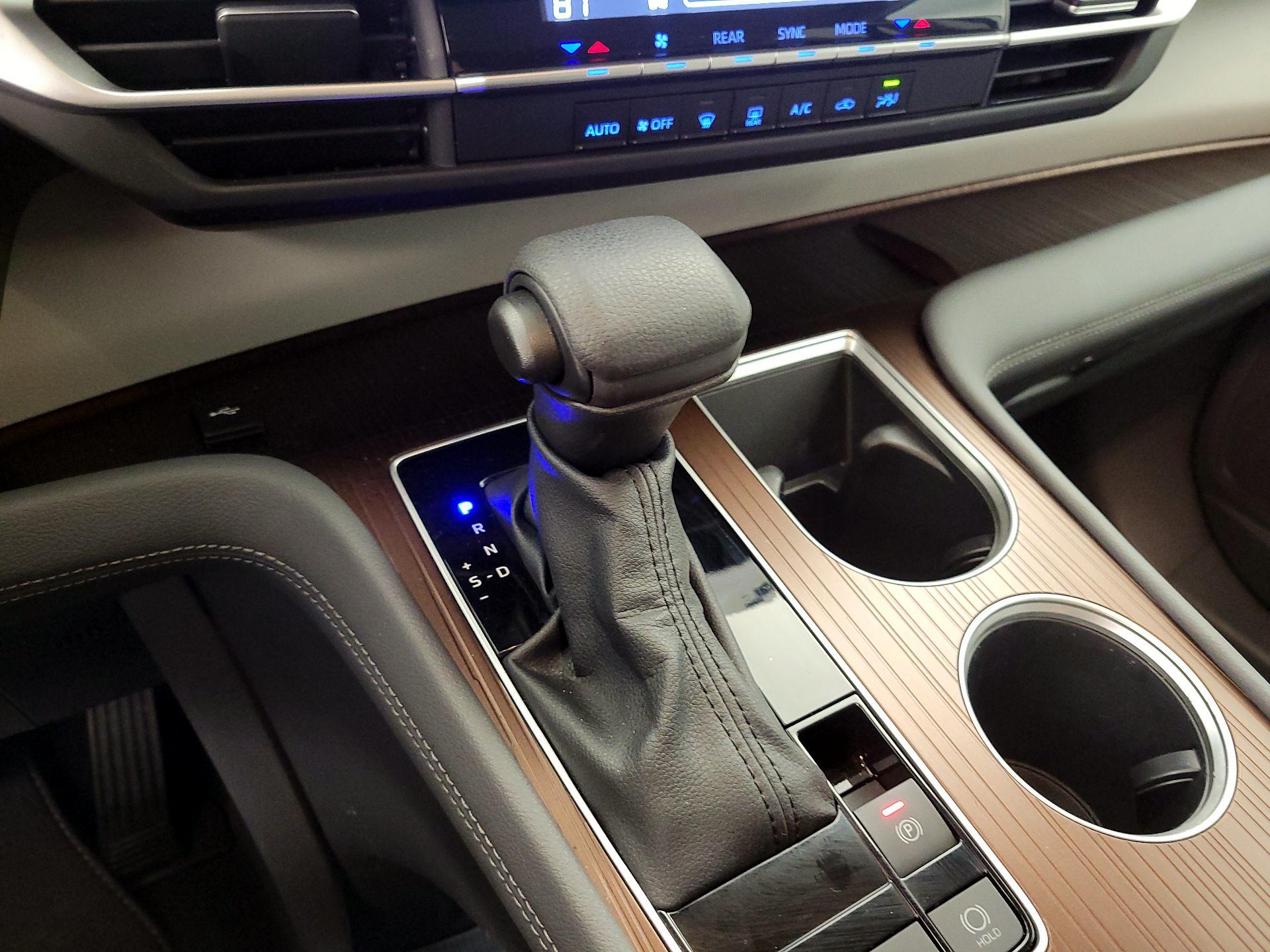 Thumbnail: 2024 Toyota Sienna - 17