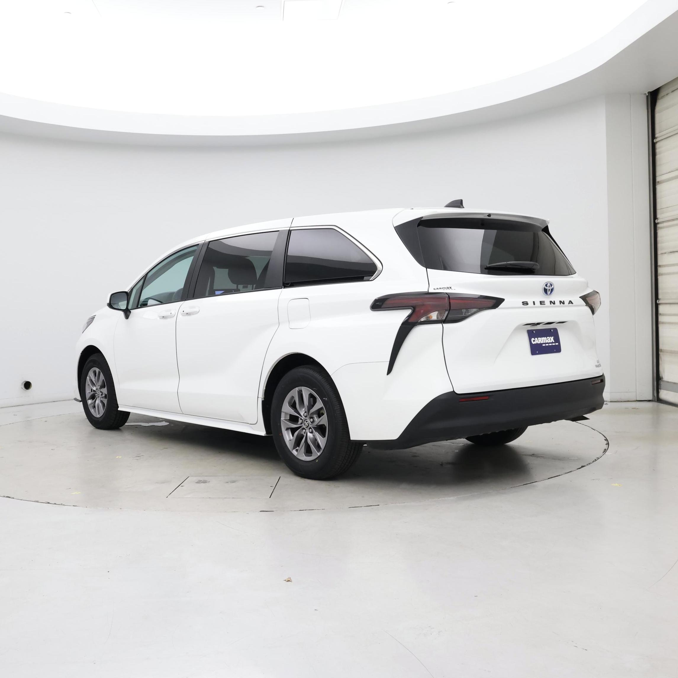 Thumbnail: 2024 Toyota Sienna - 2