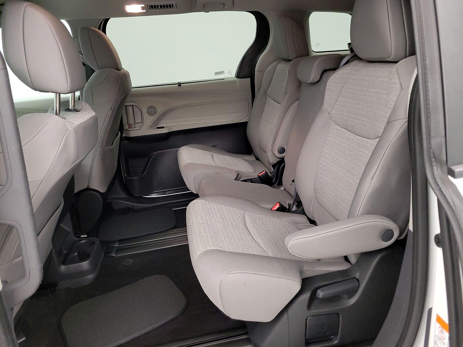 Thumbnail: 2024 Toyota Sienna - 19