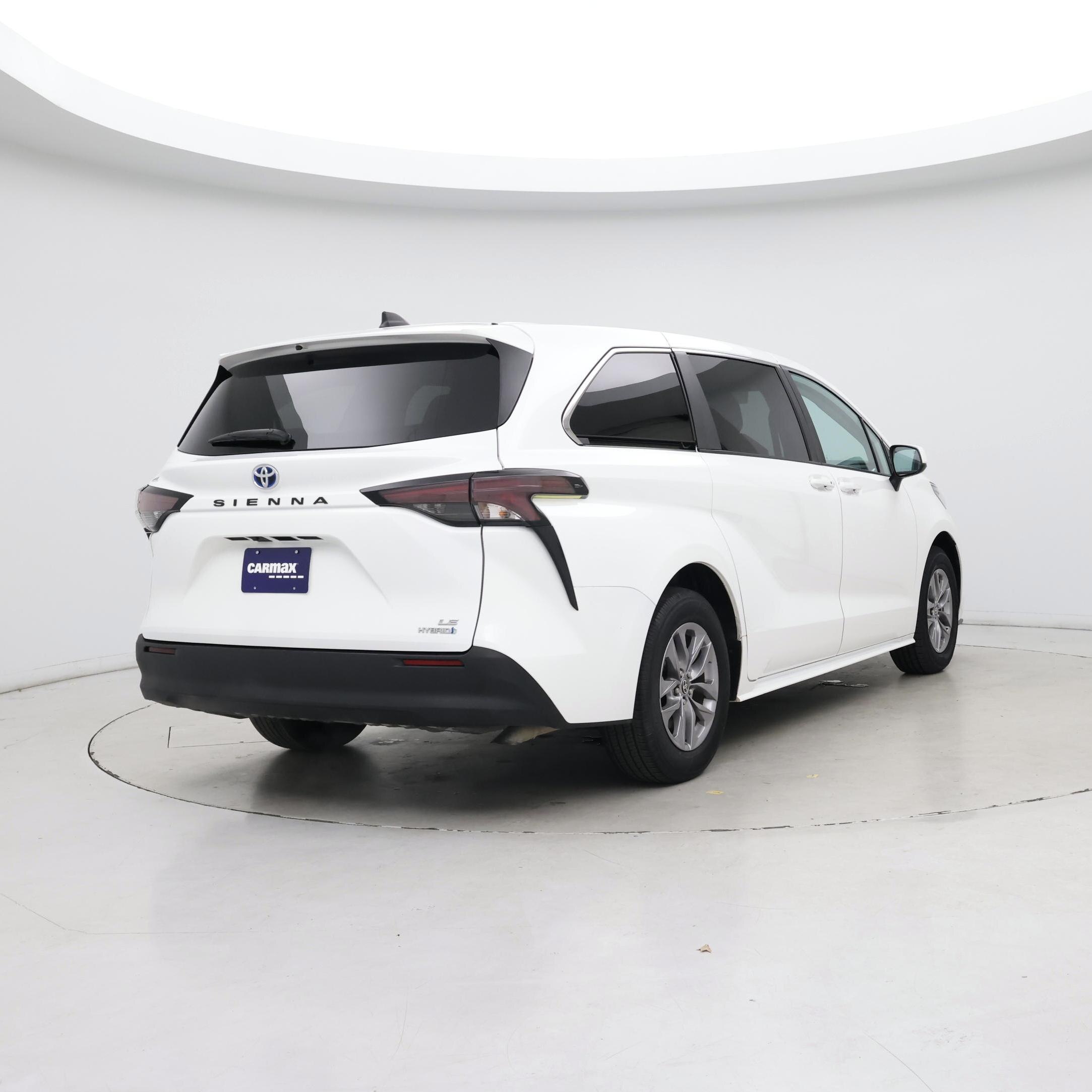 Thumbnail: 2024 Toyota Sienna - 8