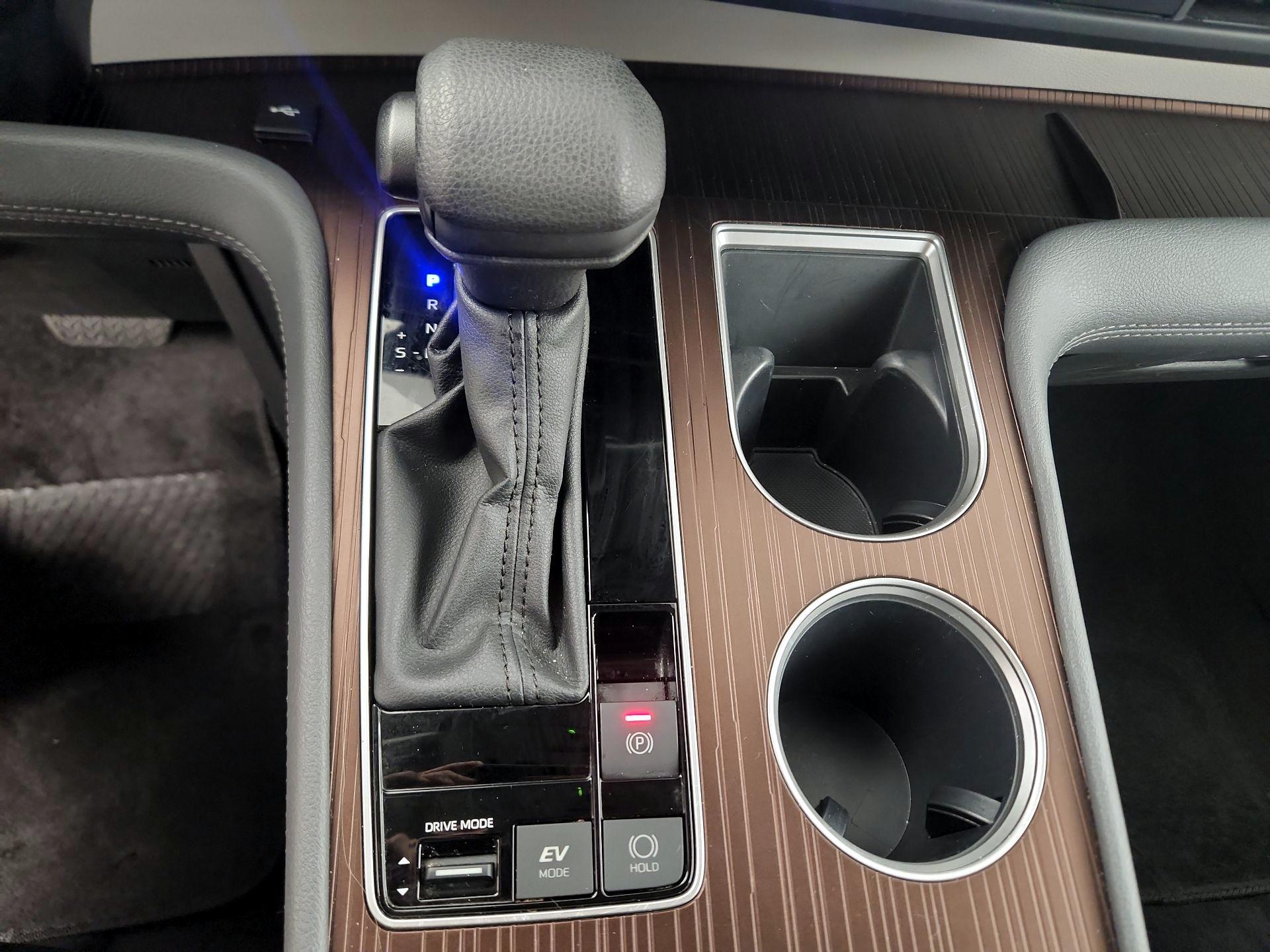 Thumbnail: 2024 Toyota Sienna - 15