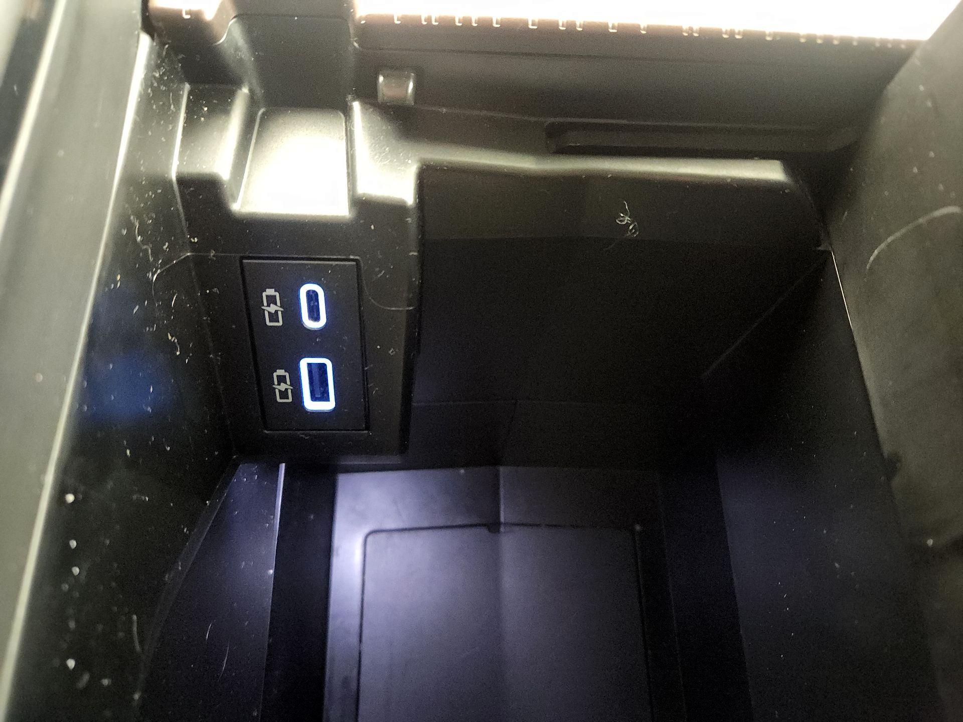 Thumbnail: 2024 Toyota Sienna - 16