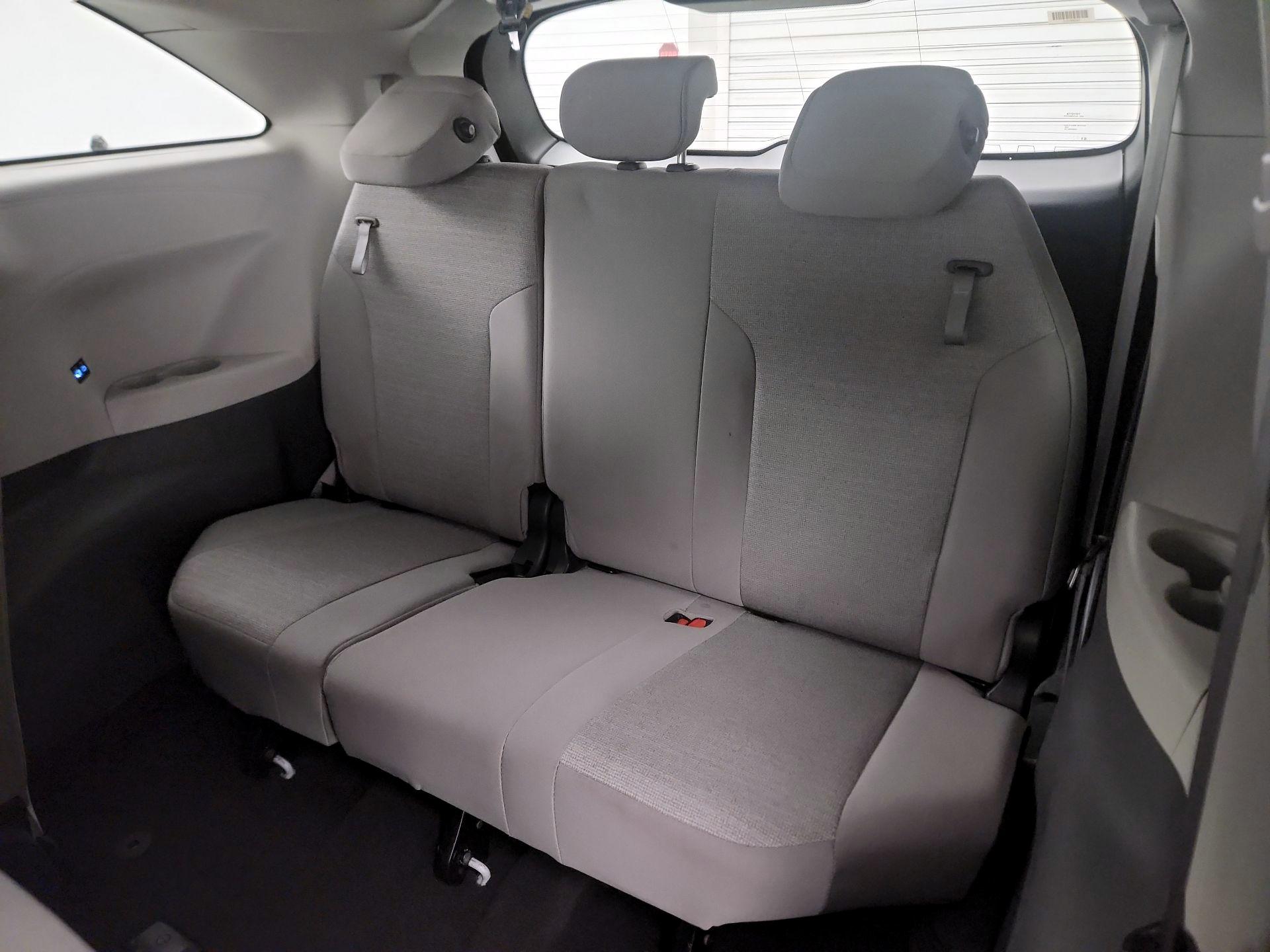 Thumbnail: 2024 Toyota Sienna - 18