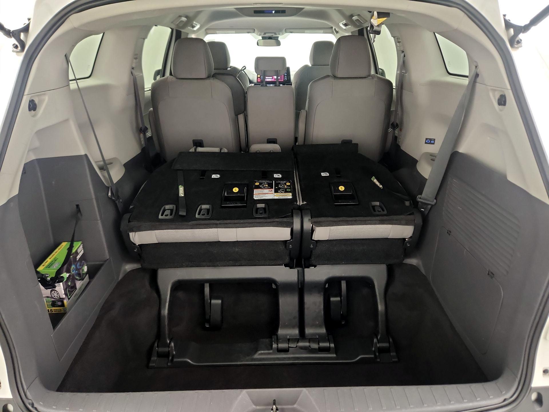 Thumbnail: 2024 Toyota Sienna - 20