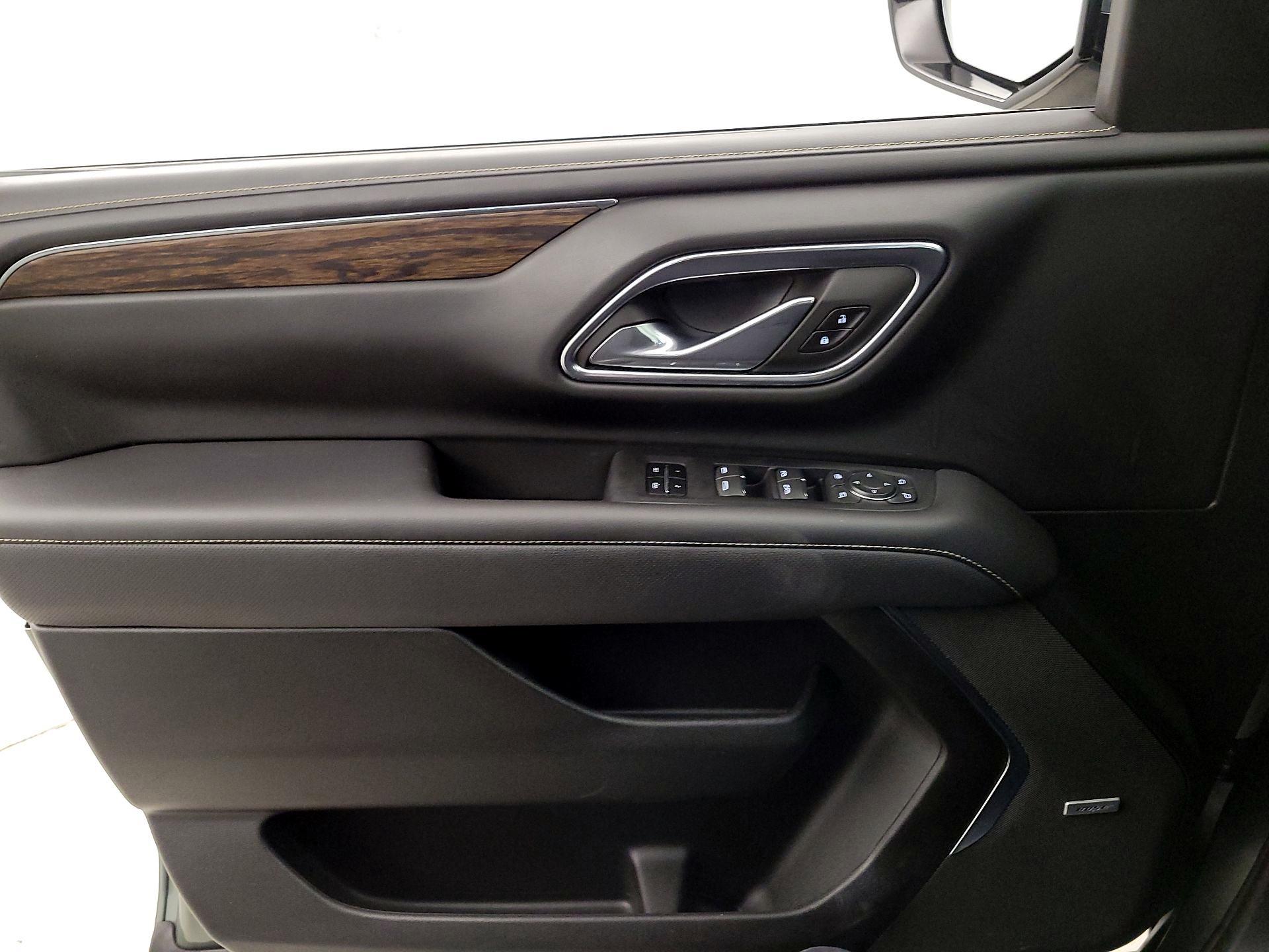 Thumbnail: 2023 Chevrolet Suburban - 12