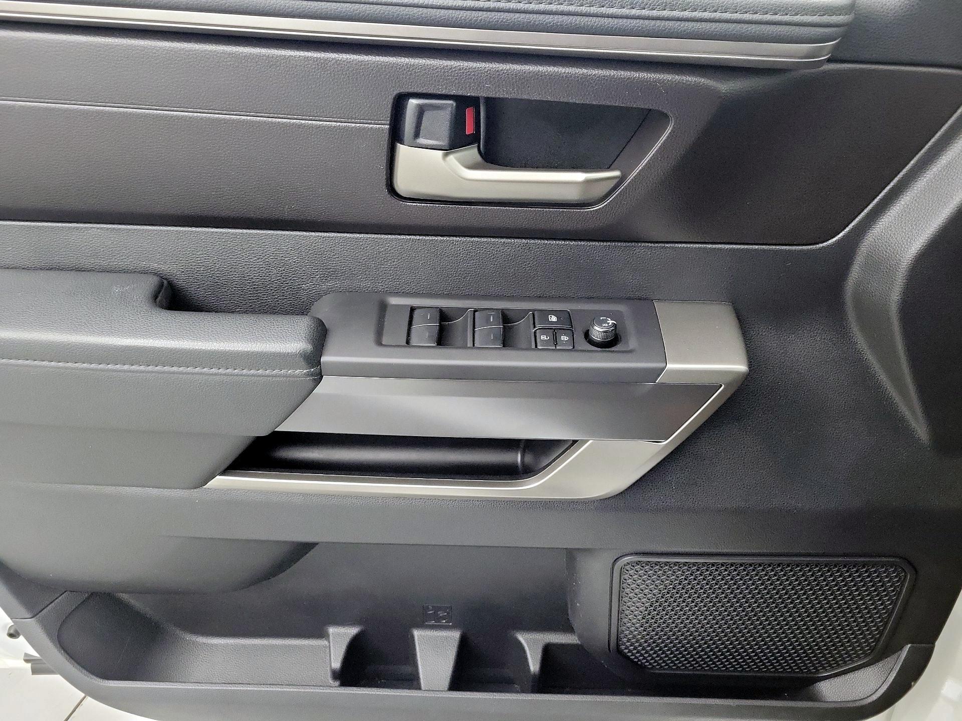 Thumbnail: 2022 Toyota Tundra - 10