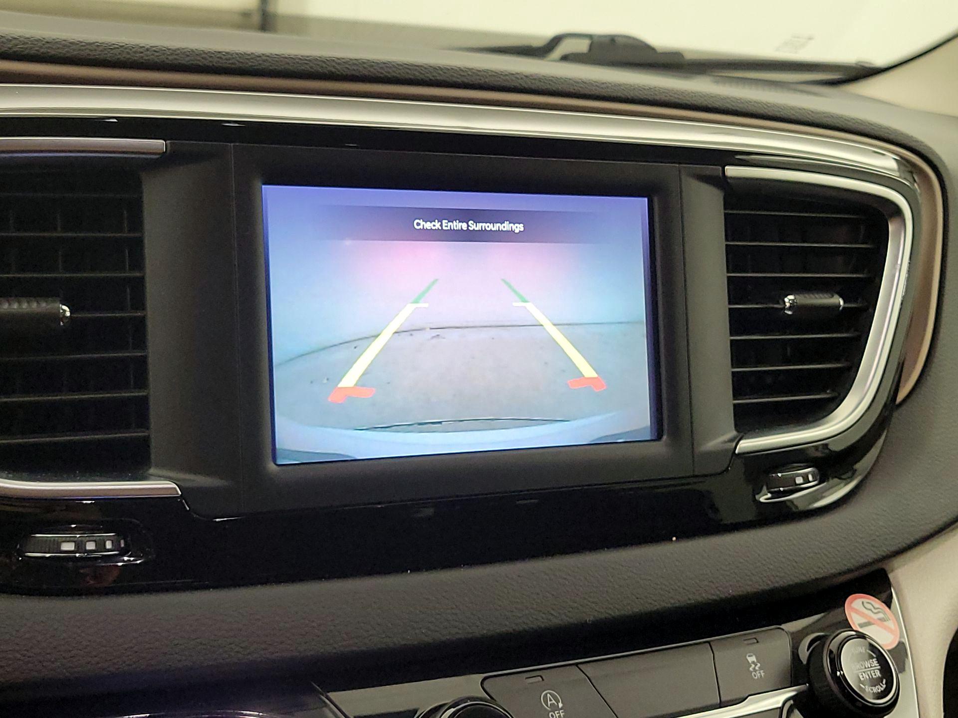 Thumbnail: 2023 Chrysler Voyager - 14