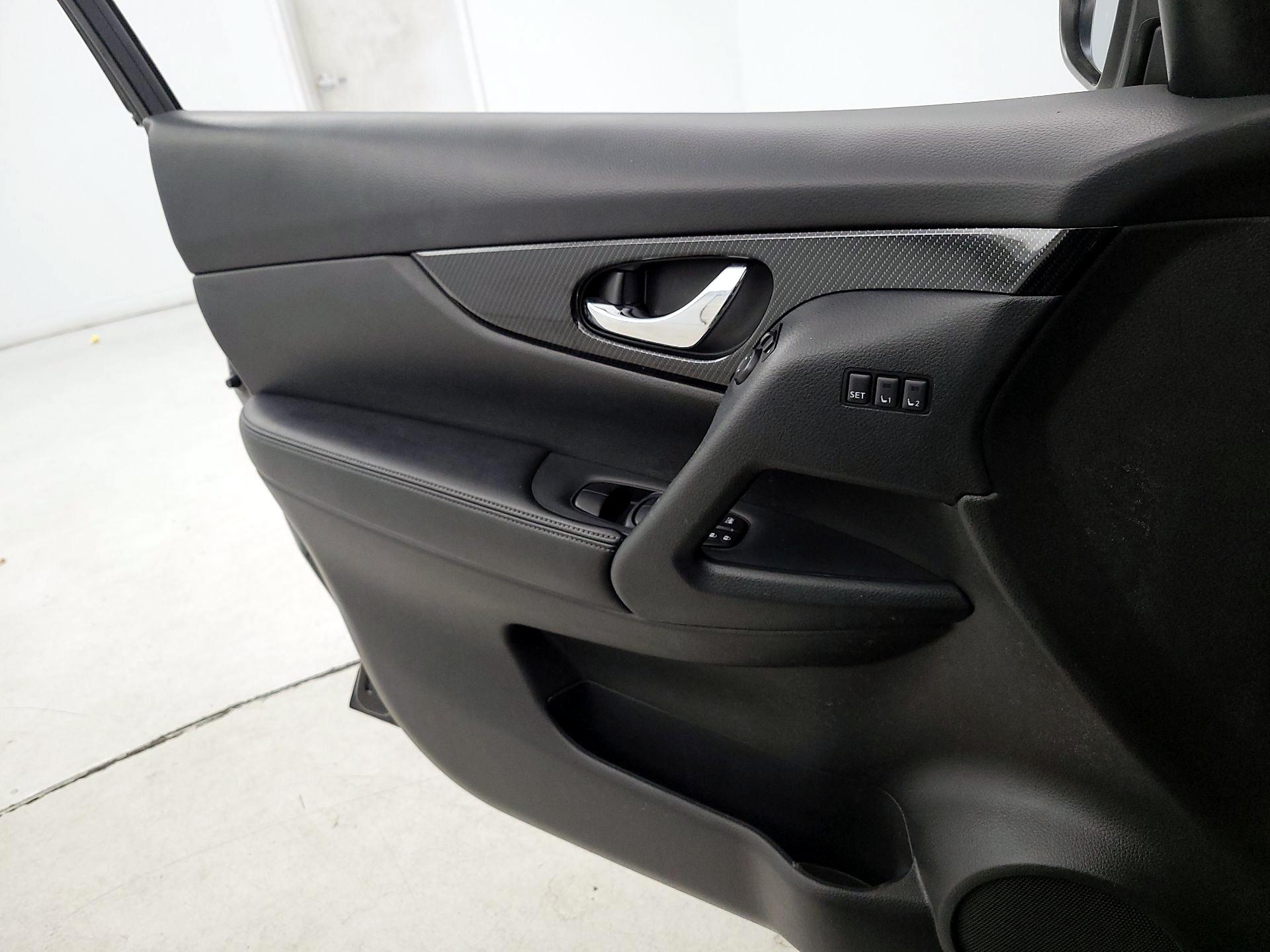 Thumbnail: 2020 Nissan Rogue - 12