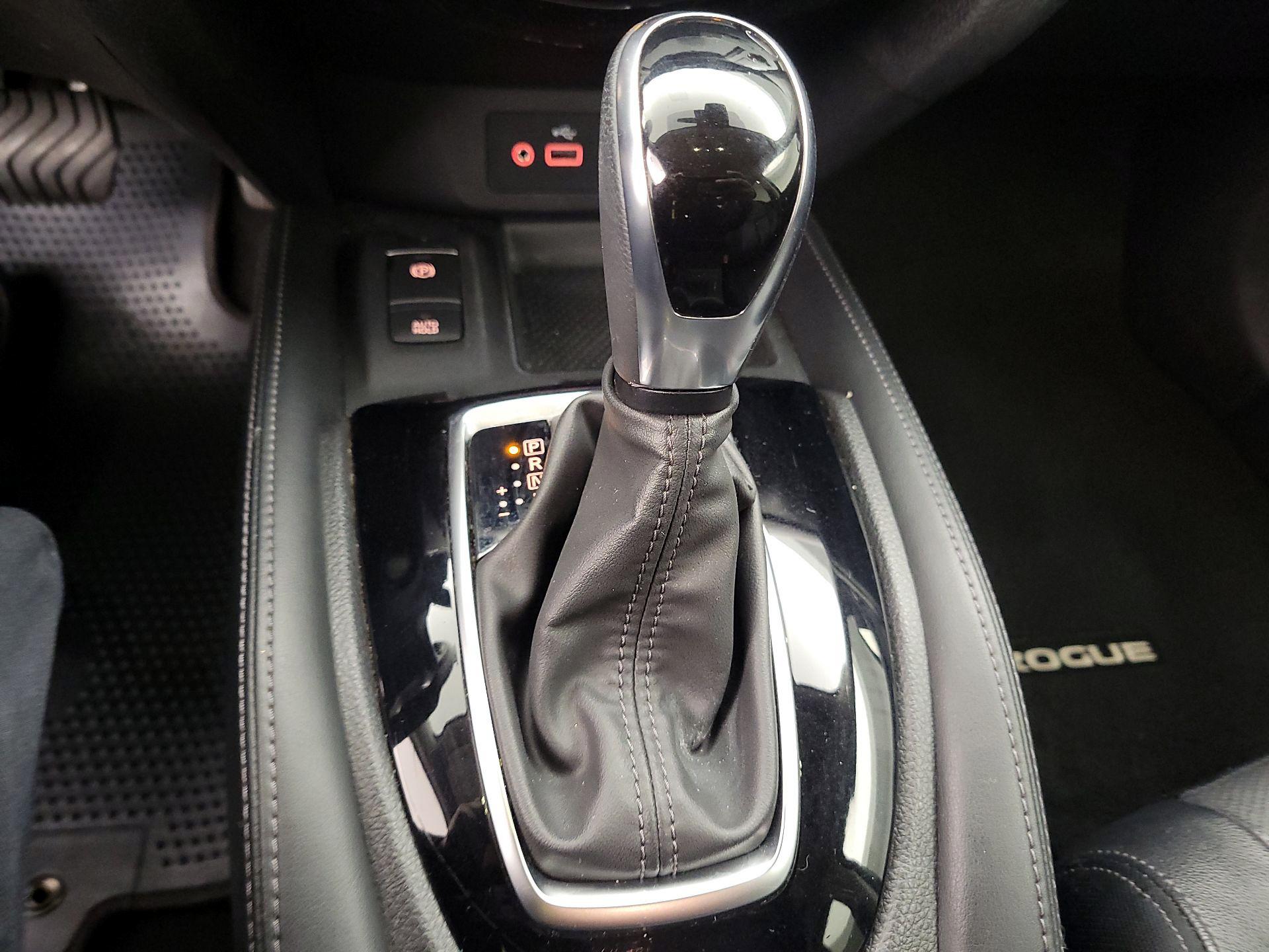 Thumbnail: 2020 Nissan Rogue - 17