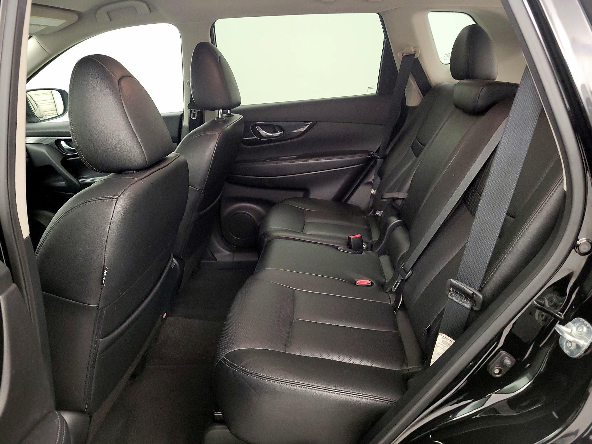 Thumbnail: 2020 Nissan Rogue - 18