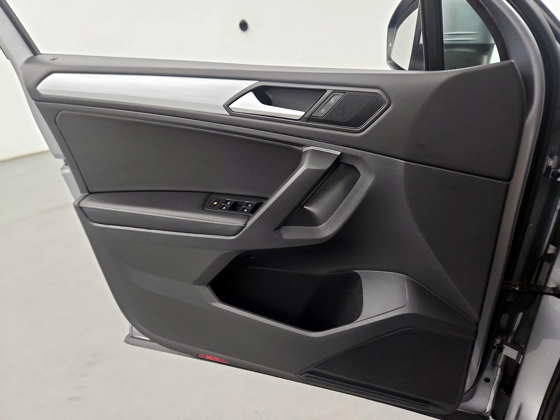 Thumbnail: 2024 Volkswagen Tiguan - 10