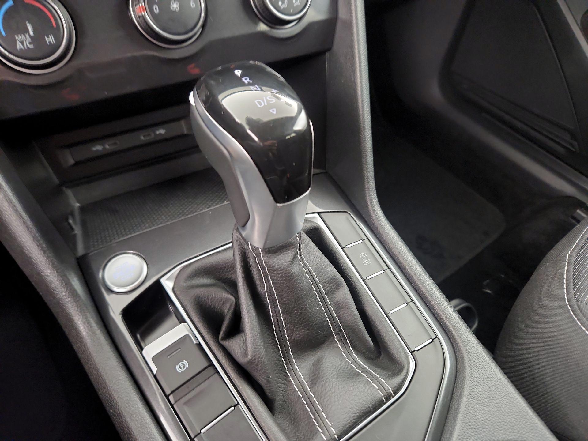 Thumbnail: 2024 Volkswagen Tiguan - 15