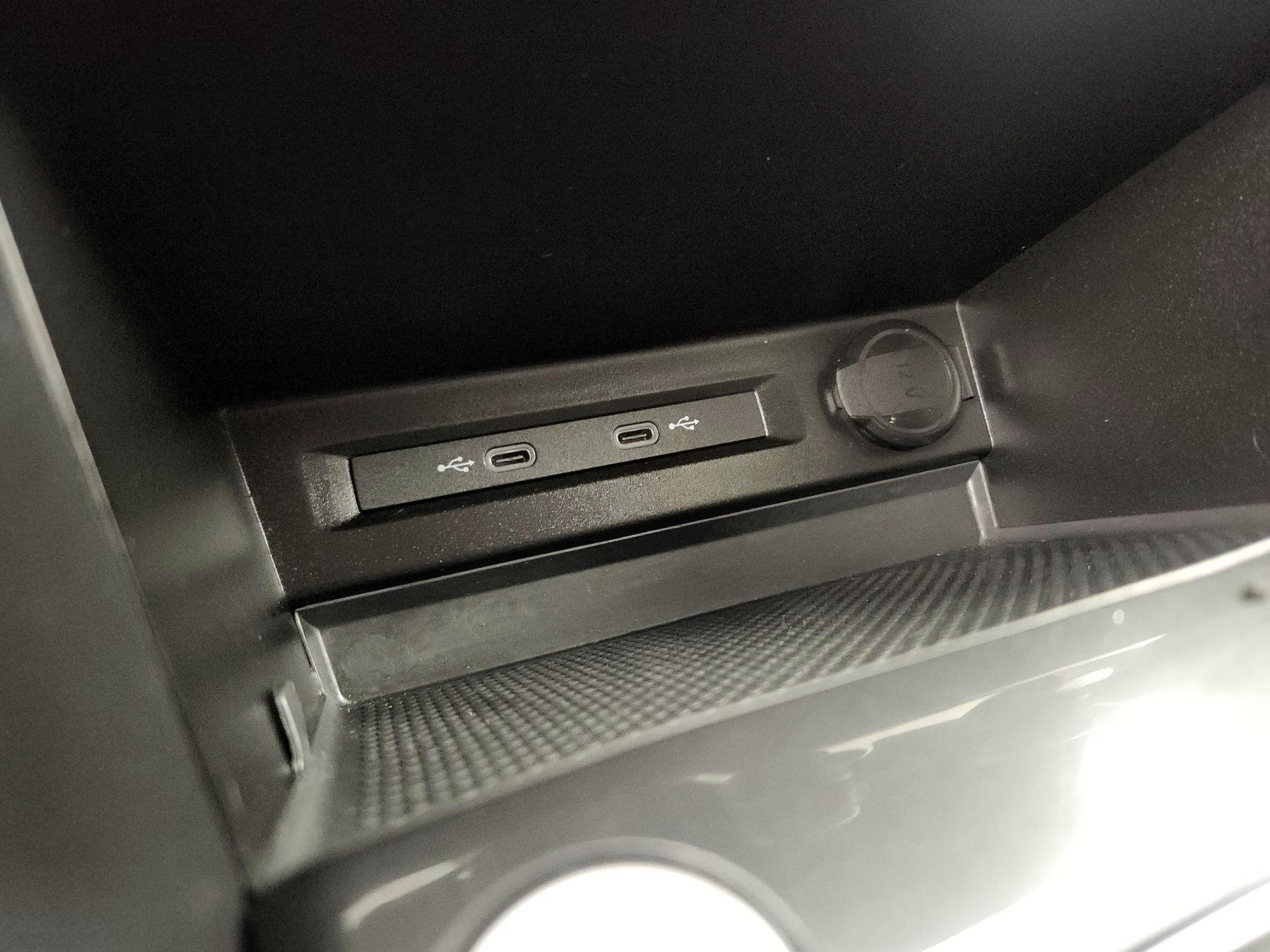 Thumbnail: 2024 Volkswagen Tiguan - 16