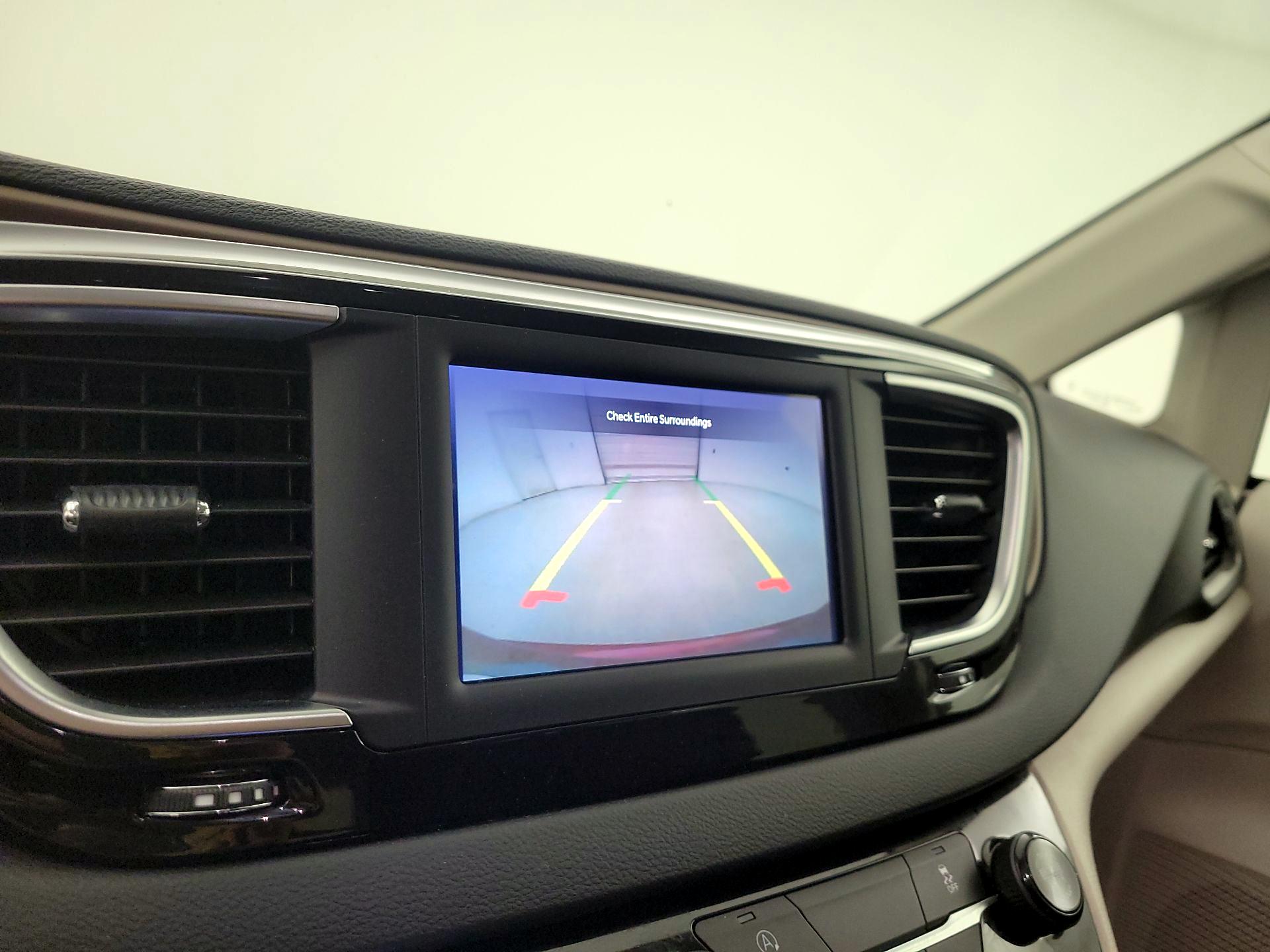 Thumbnail: 2023 Chrysler Voyager - 14