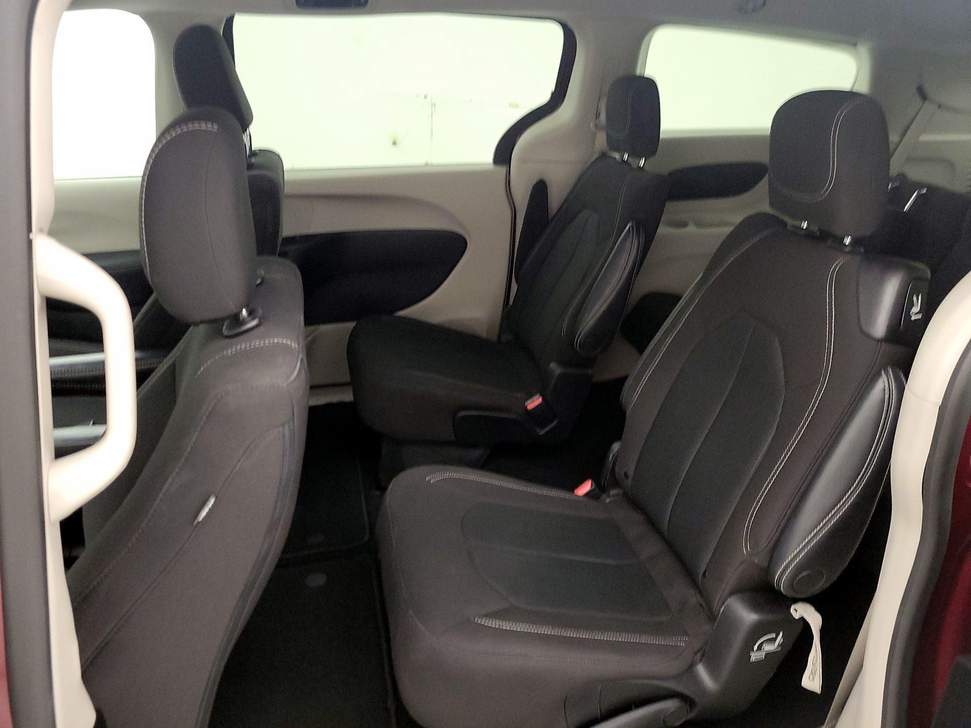 Thumbnail: 2023 Chrysler Voyager - 19