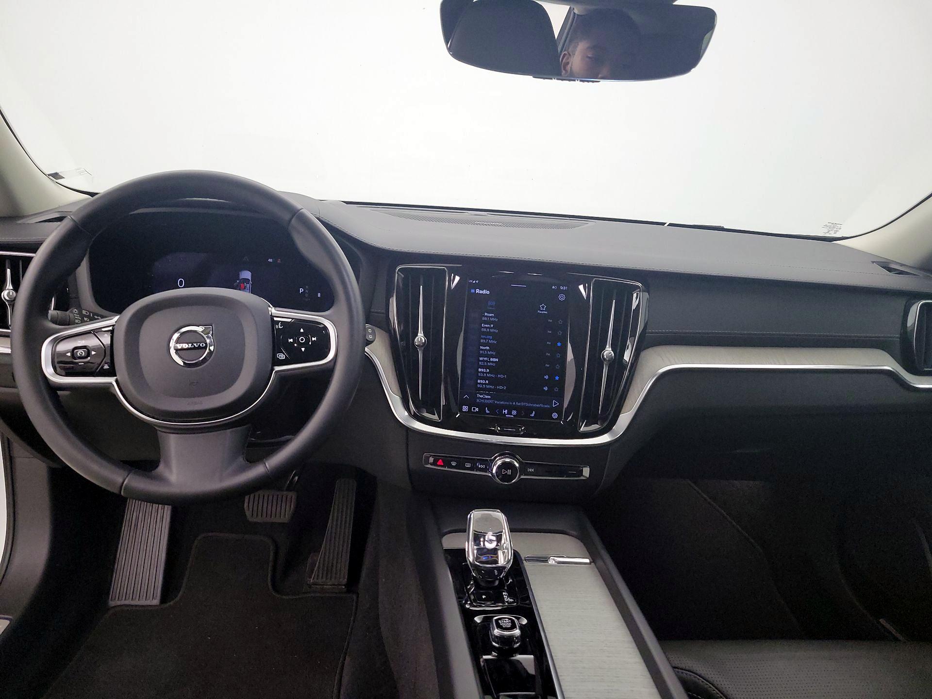 Thumbnail: 2023 Volvo S60 - 9