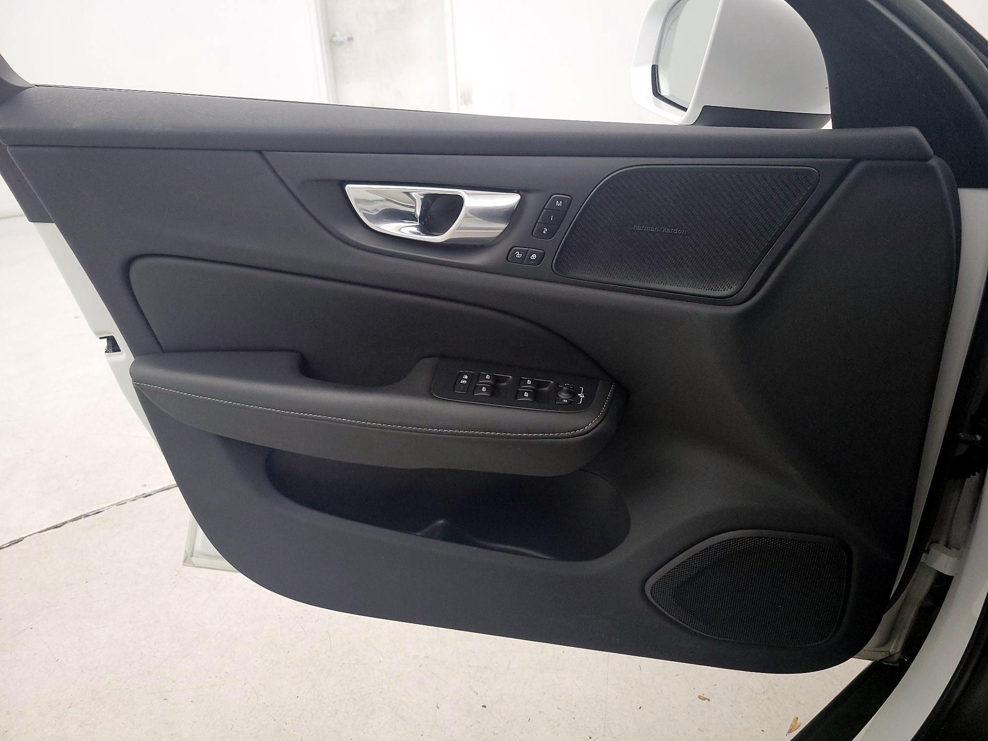 Thumbnail: 2023 Volvo S60 - 12