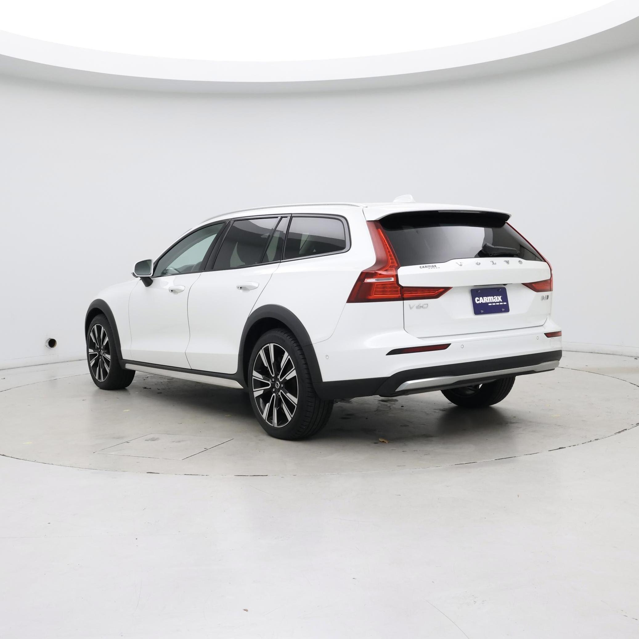 Thumbnail: 2023 Volvo S60 - 2