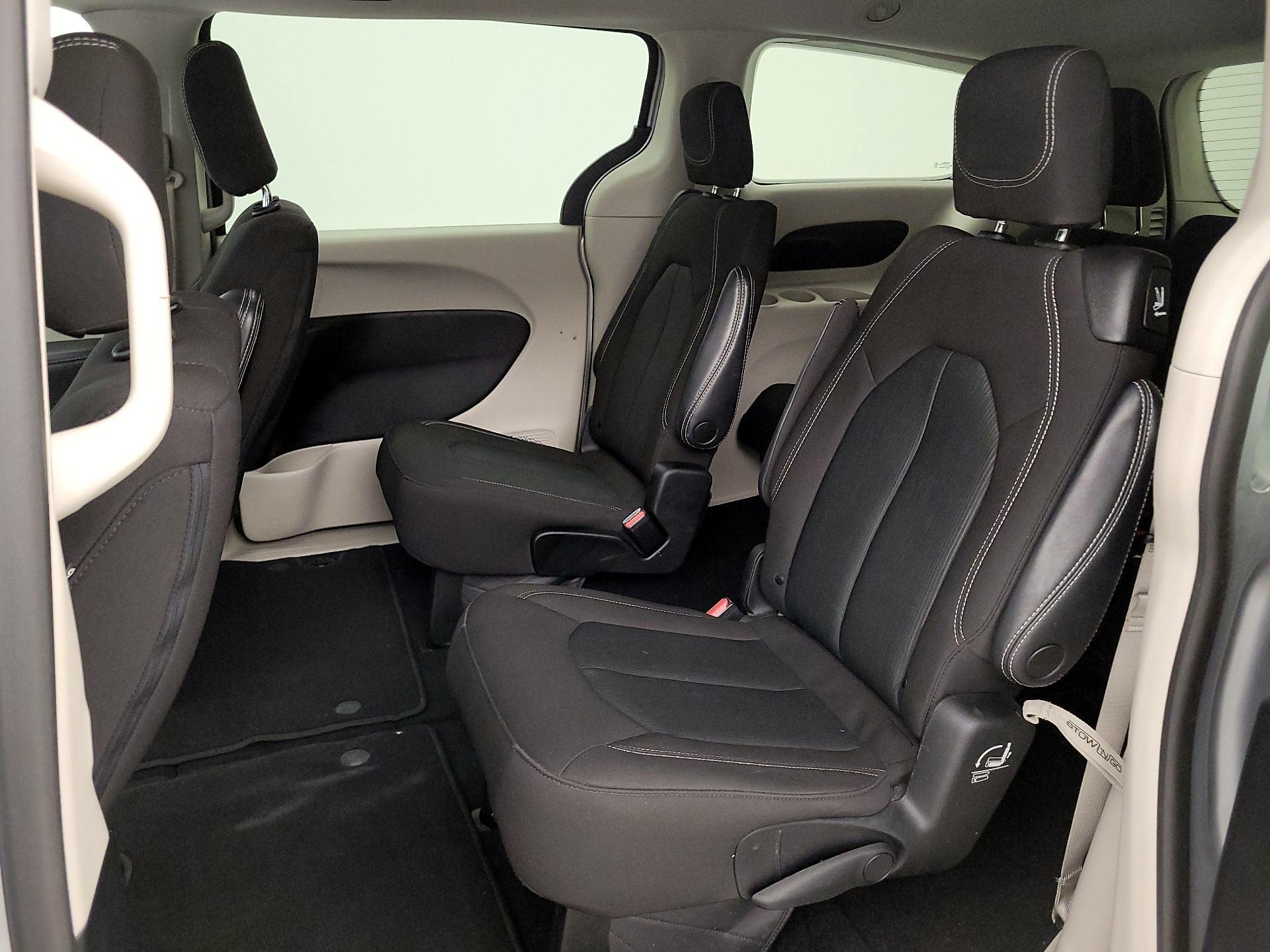 Thumbnail: 2023 Chrysler Voyager - 19