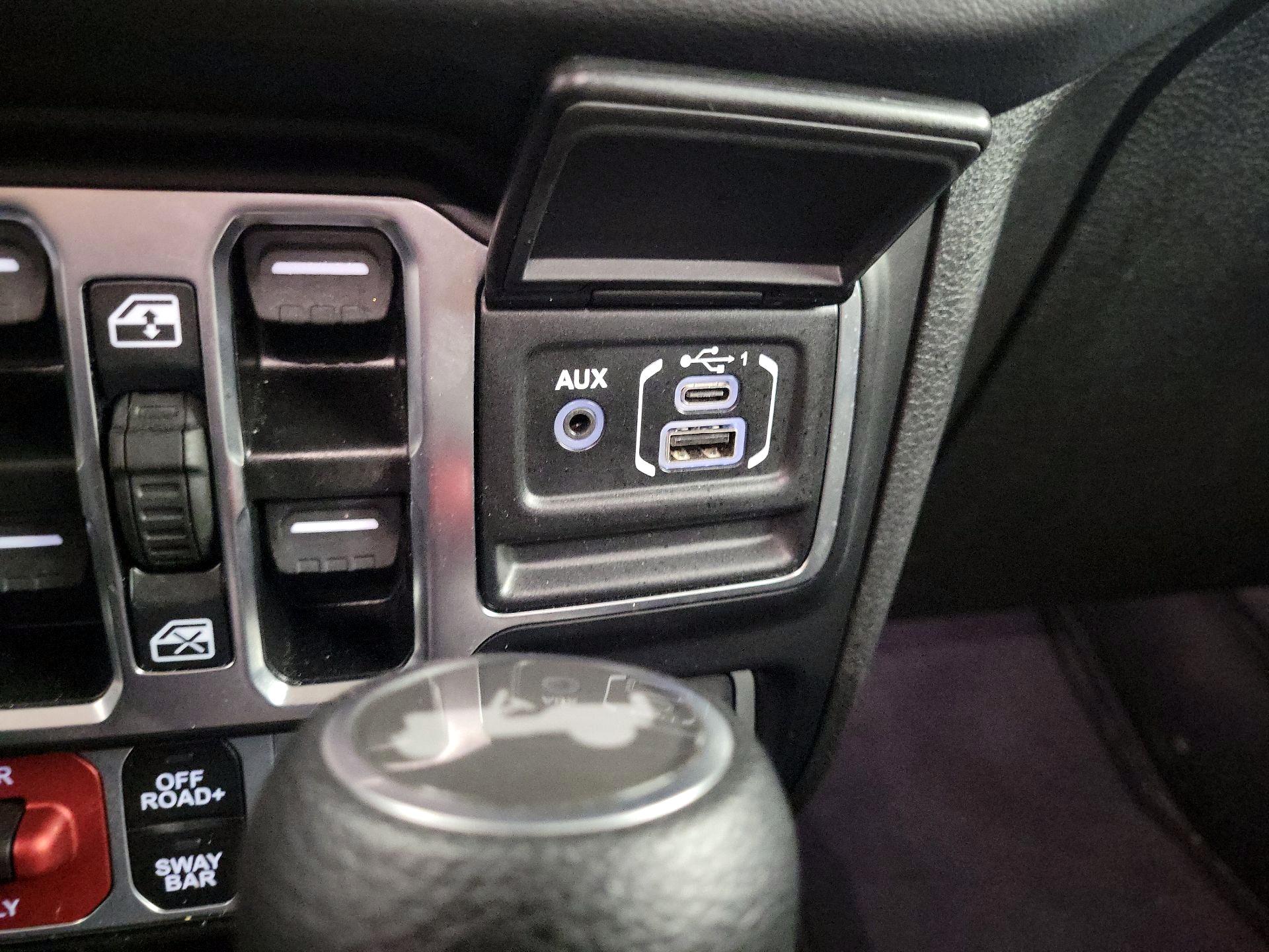 Thumbnail: 2025 Jeep Wrangler - 16