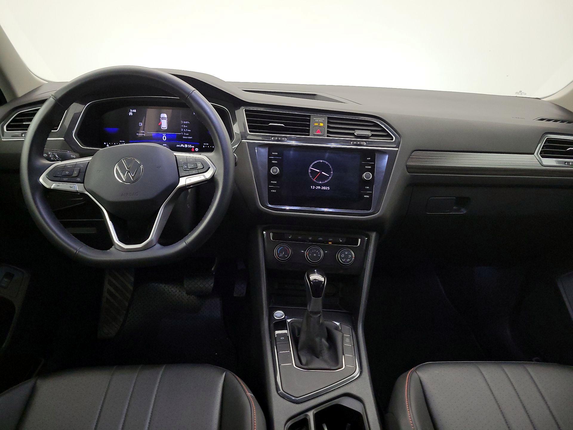 Thumbnail: 2024 Volkswagen Tiguan - 9