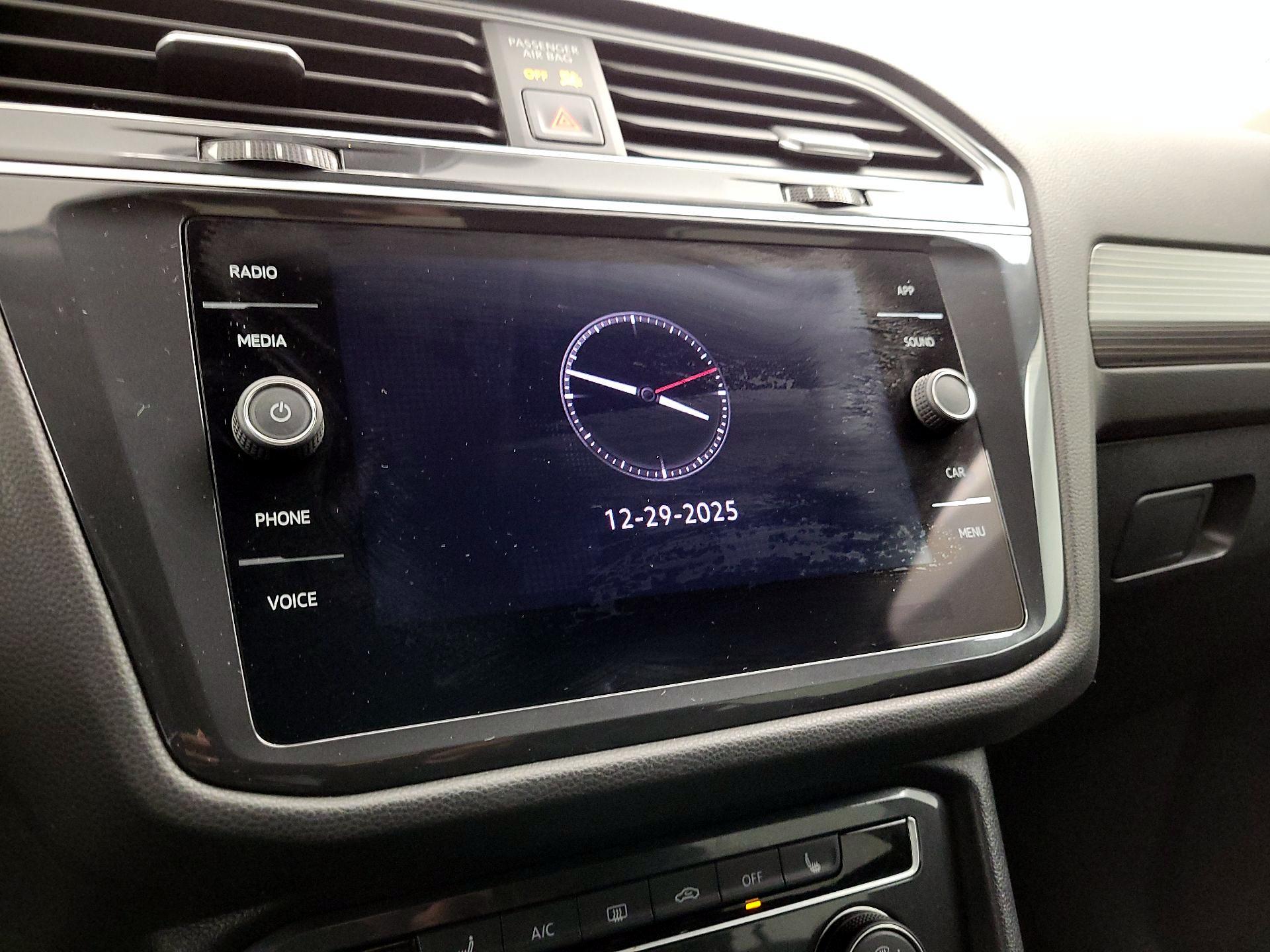 Thumbnail: 2024 Volkswagen Tiguan - 15