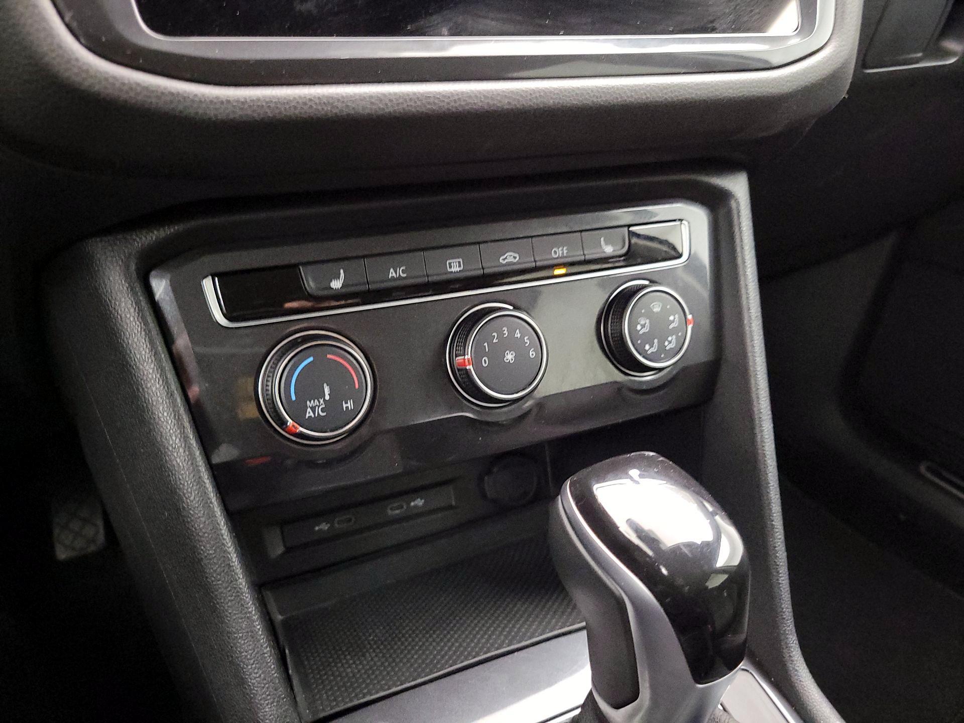 Thumbnail: 2024 Volkswagen Tiguan - 16