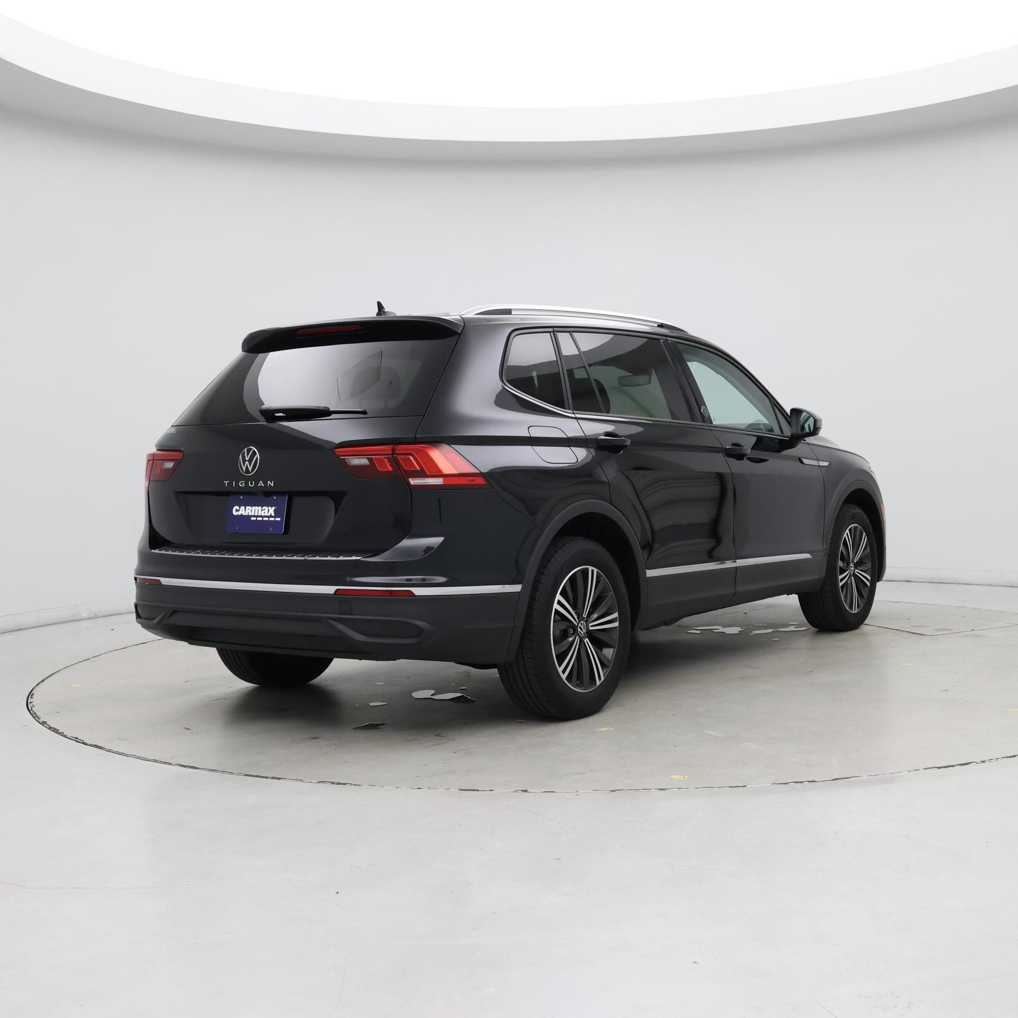 Thumbnail: 2024 Volkswagen Tiguan - 8