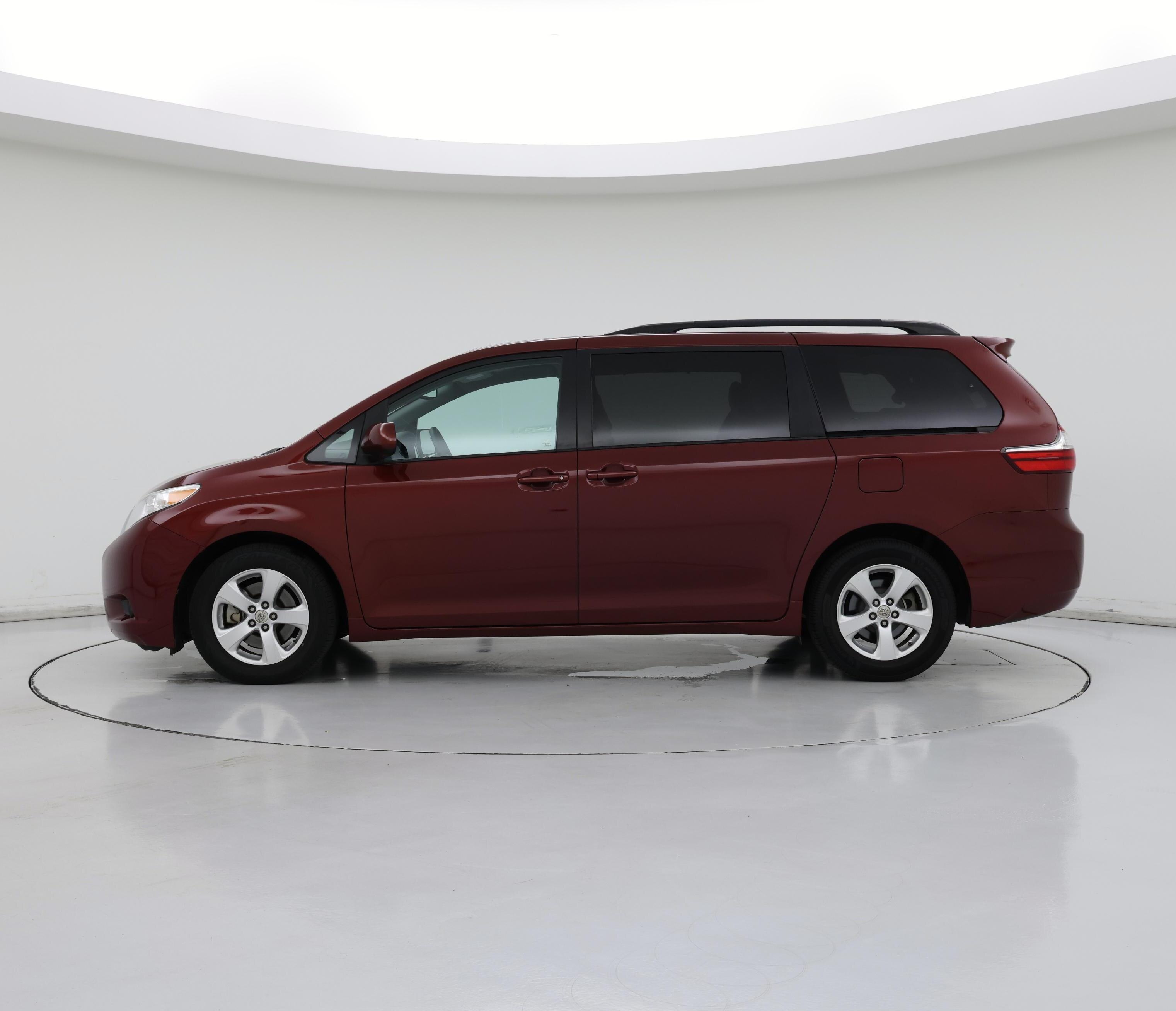 Thumbnail: 2017 Toyota Sienna - 3