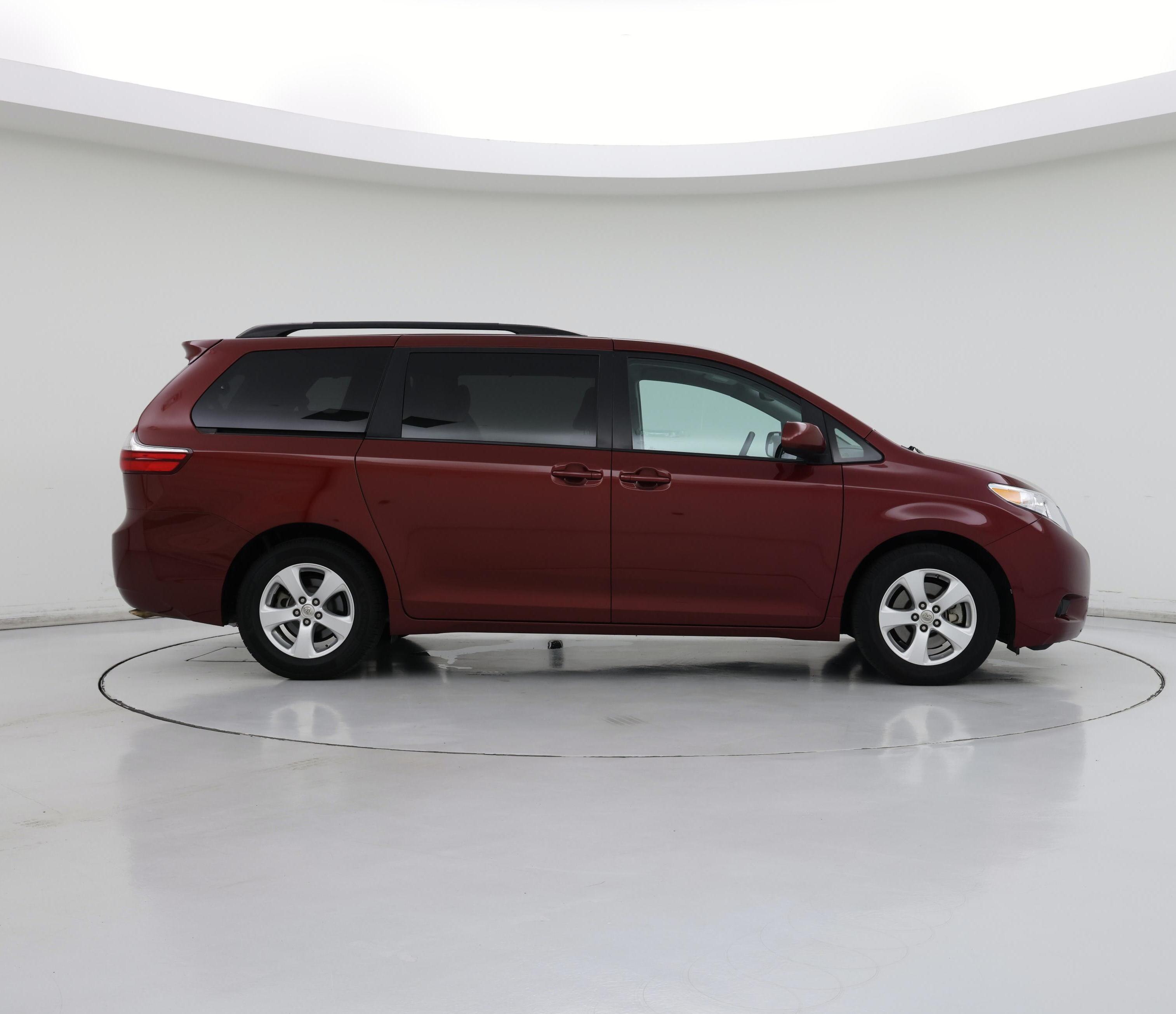 Thumbnail: 2017 Toyota Sienna - 7
