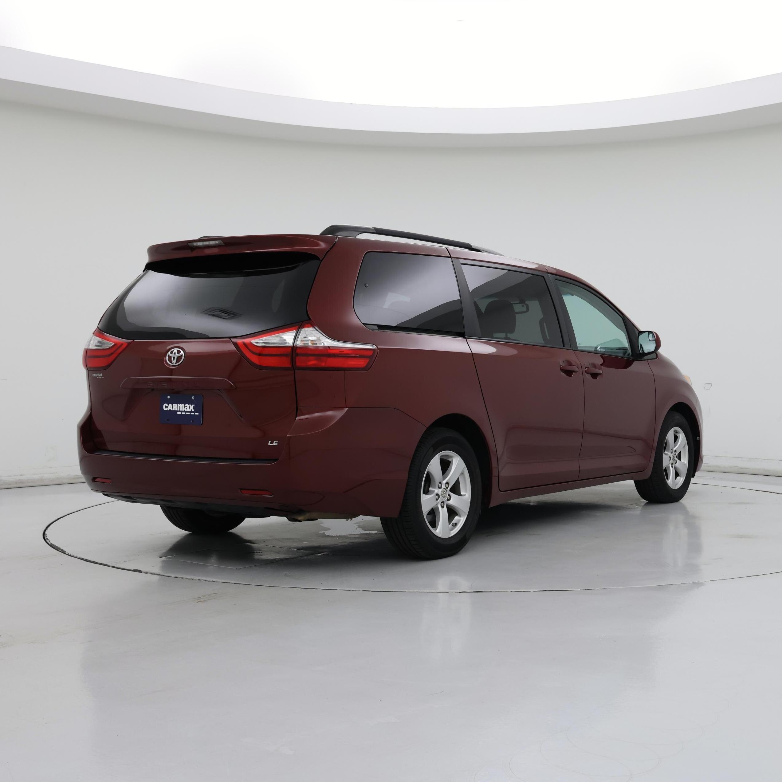 Thumbnail: 2017 Toyota Sienna - 8