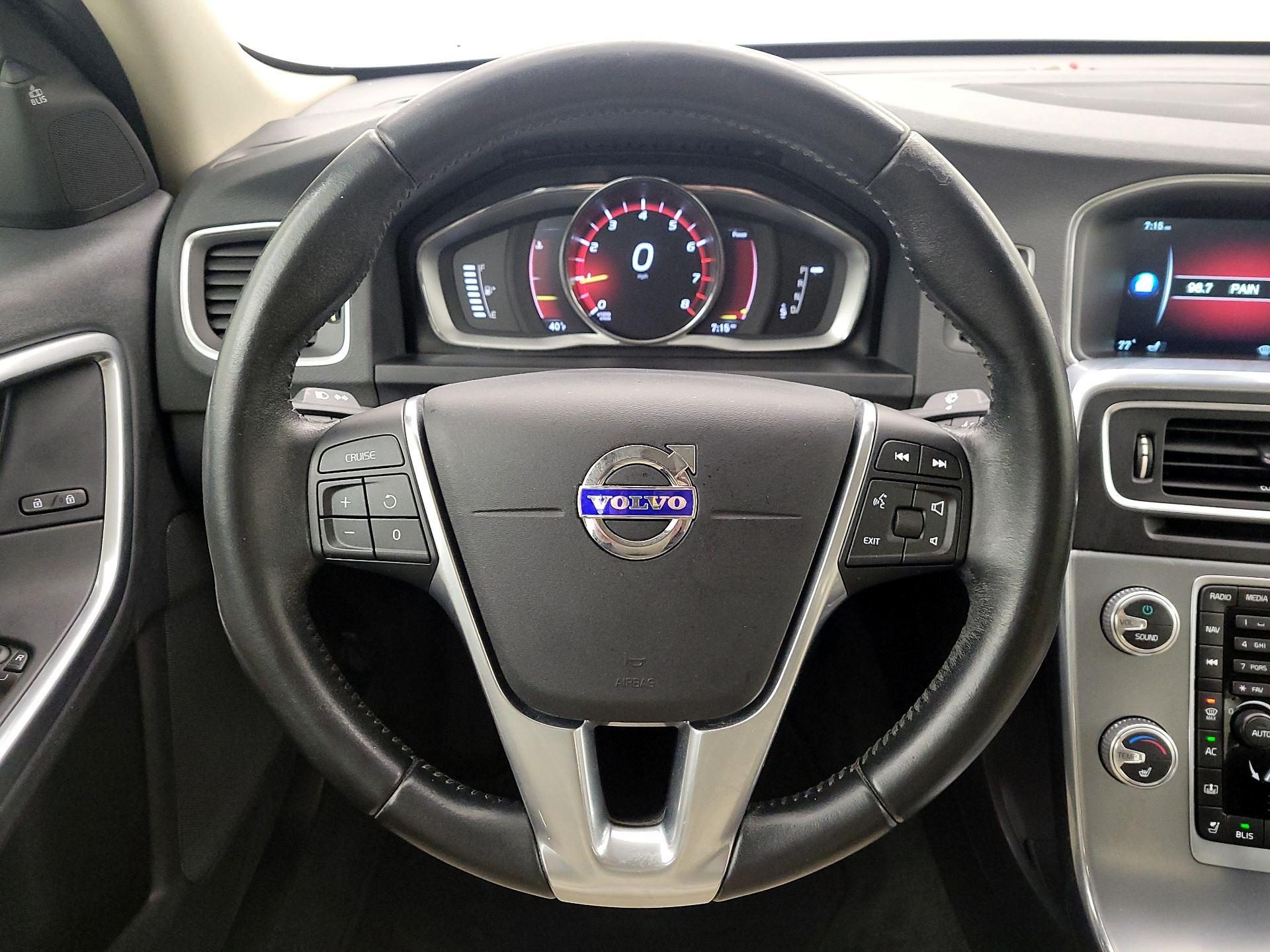 Thumbnail: 2017 Volvo S60 - 10