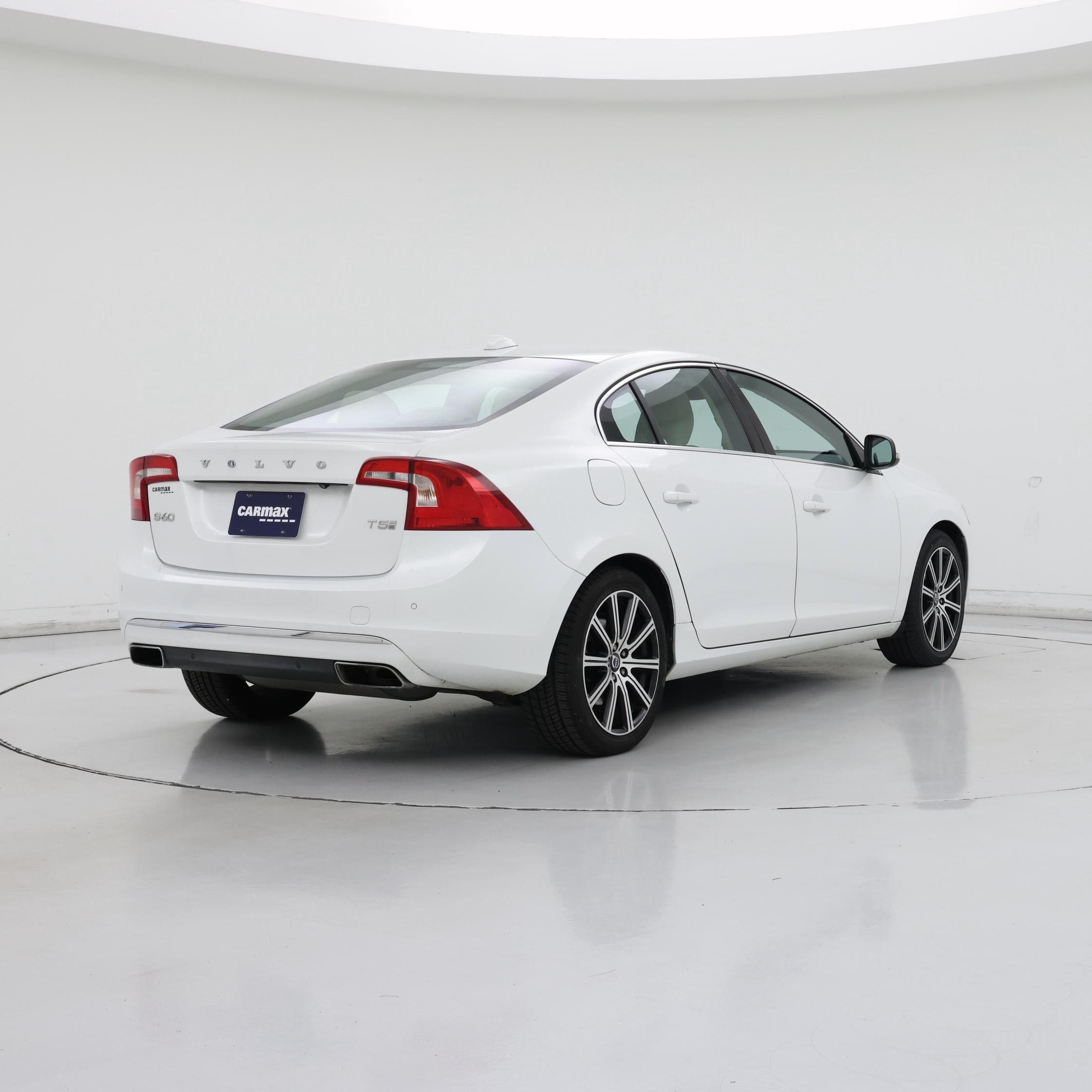 Thumbnail: 2017 Volvo S60 - 8