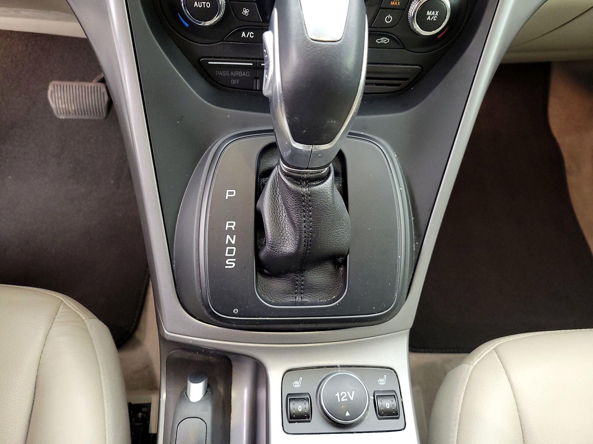 Thumbnail: 2015 Ford Escape - 17