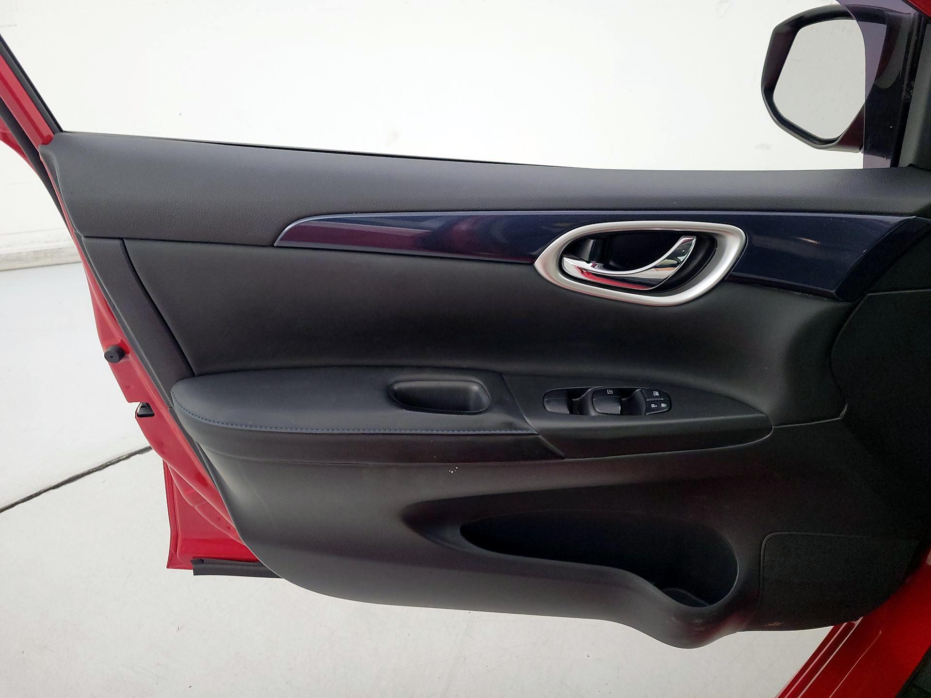 Thumbnail: 2019 Nissan Sentra - 12