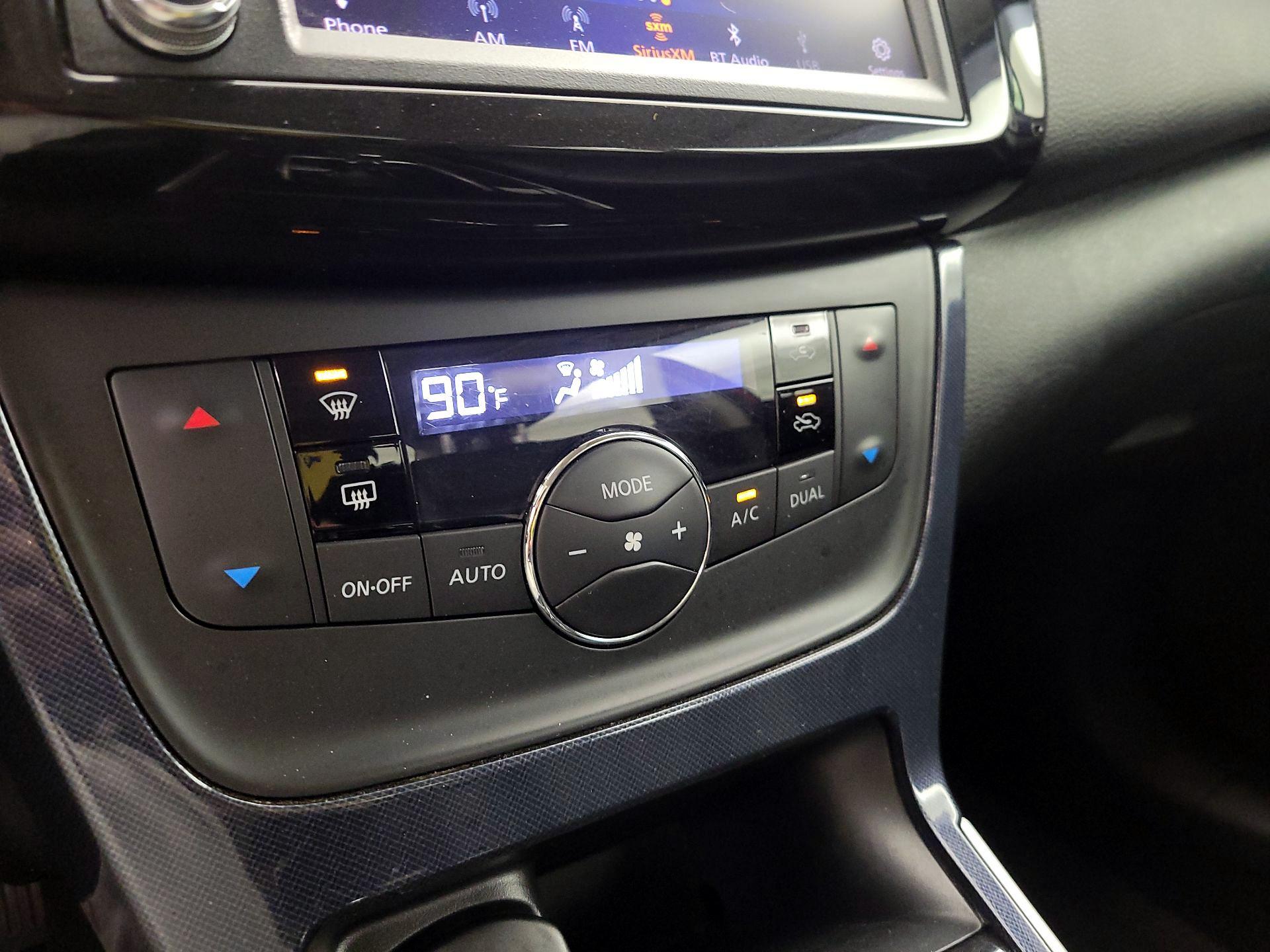 Thumbnail: 2019 Nissan Sentra - 16