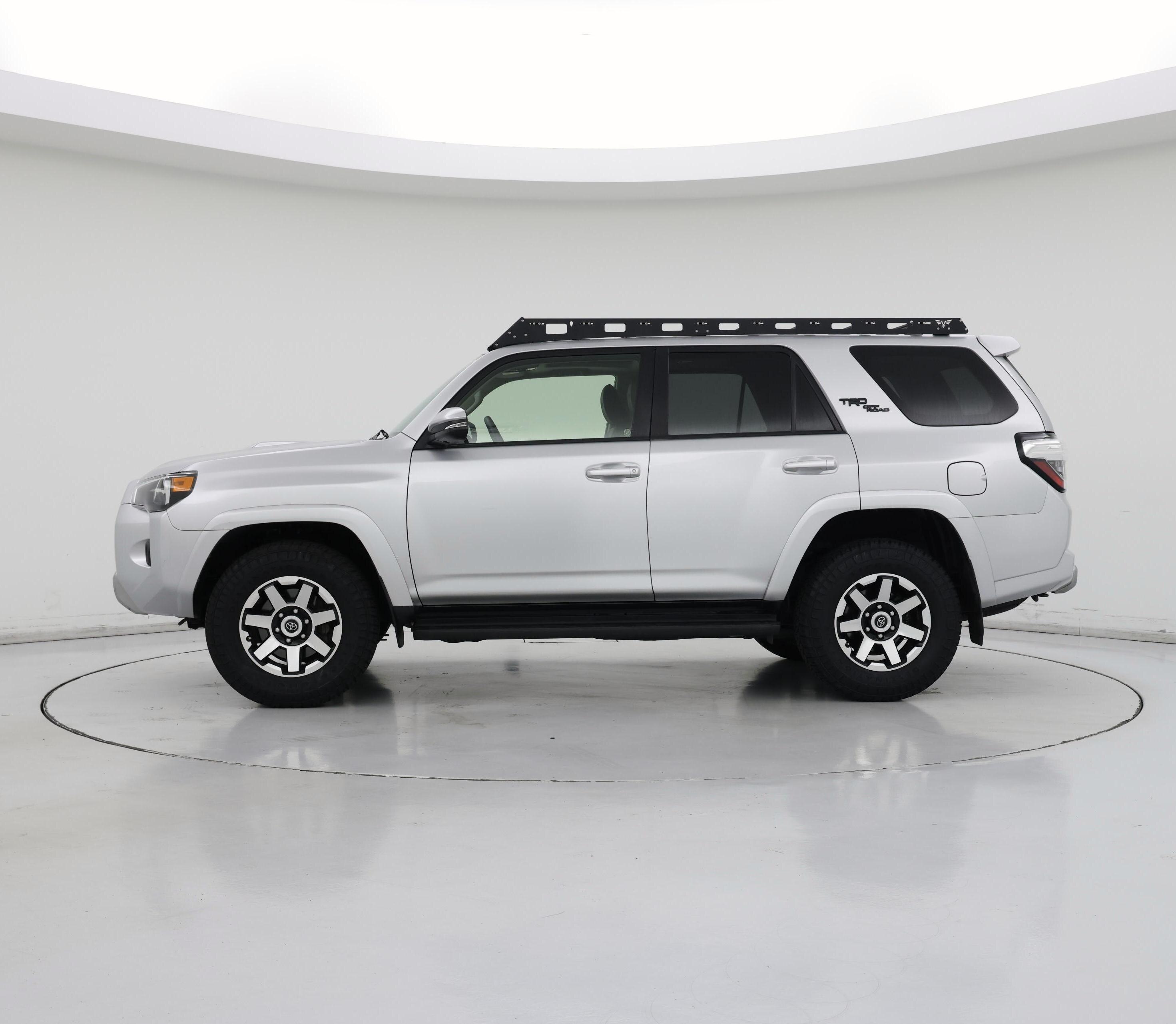 Thumbnail: 2021 Toyota 4Runner - 3