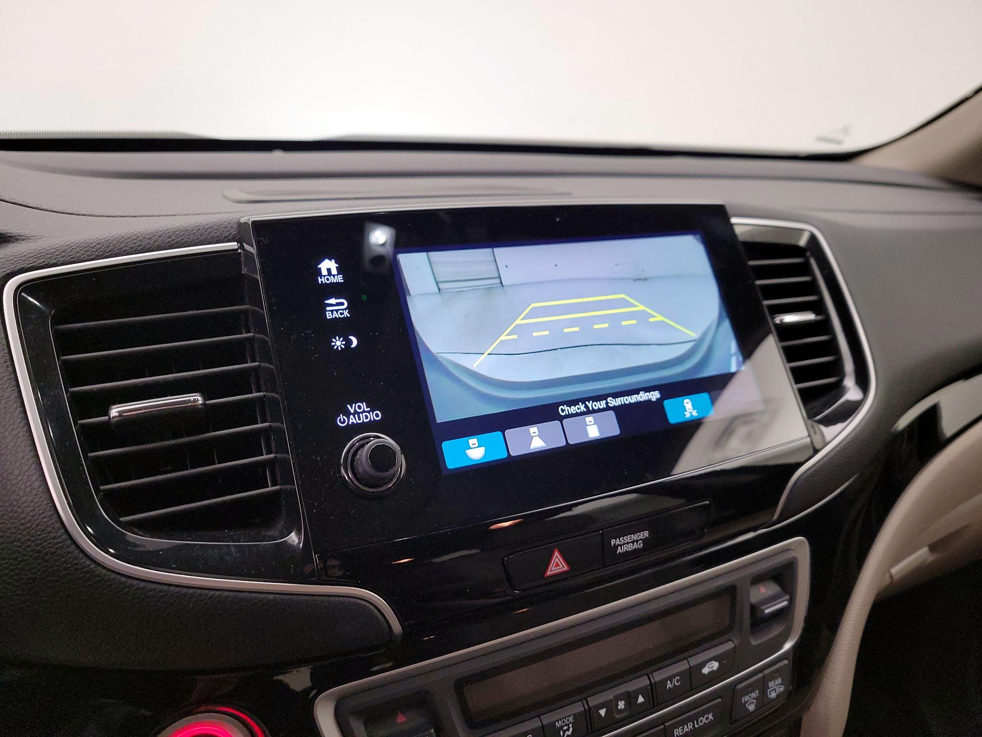 Thumbnail: 2019 Honda Pilot - 15