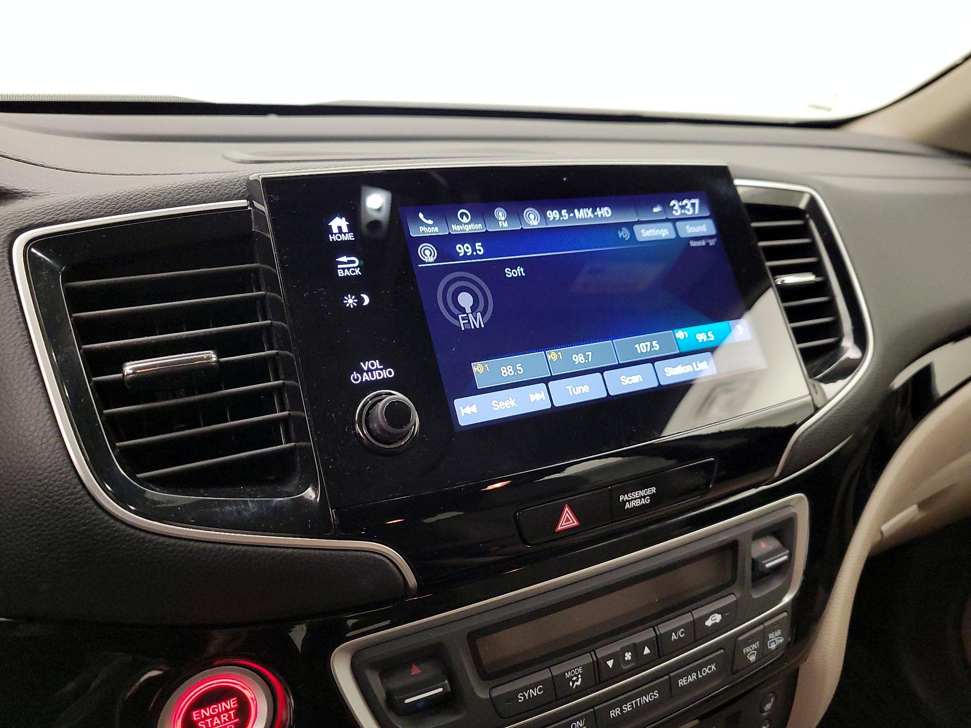 Thumbnail: 2019 Honda Pilot - 16