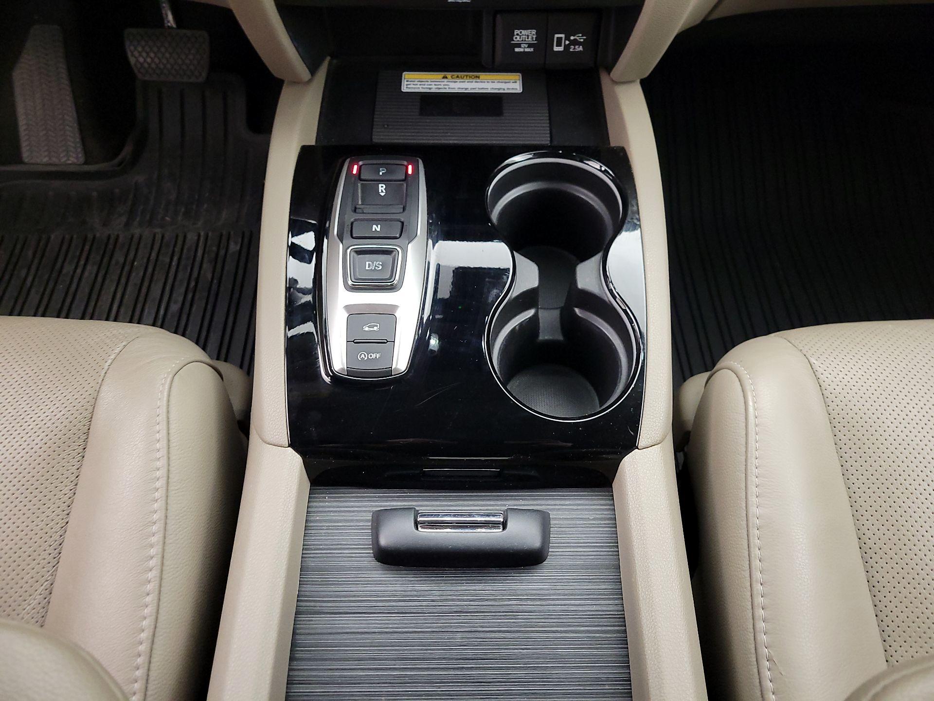 Thumbnail: 2019 Honda Pilot - 18