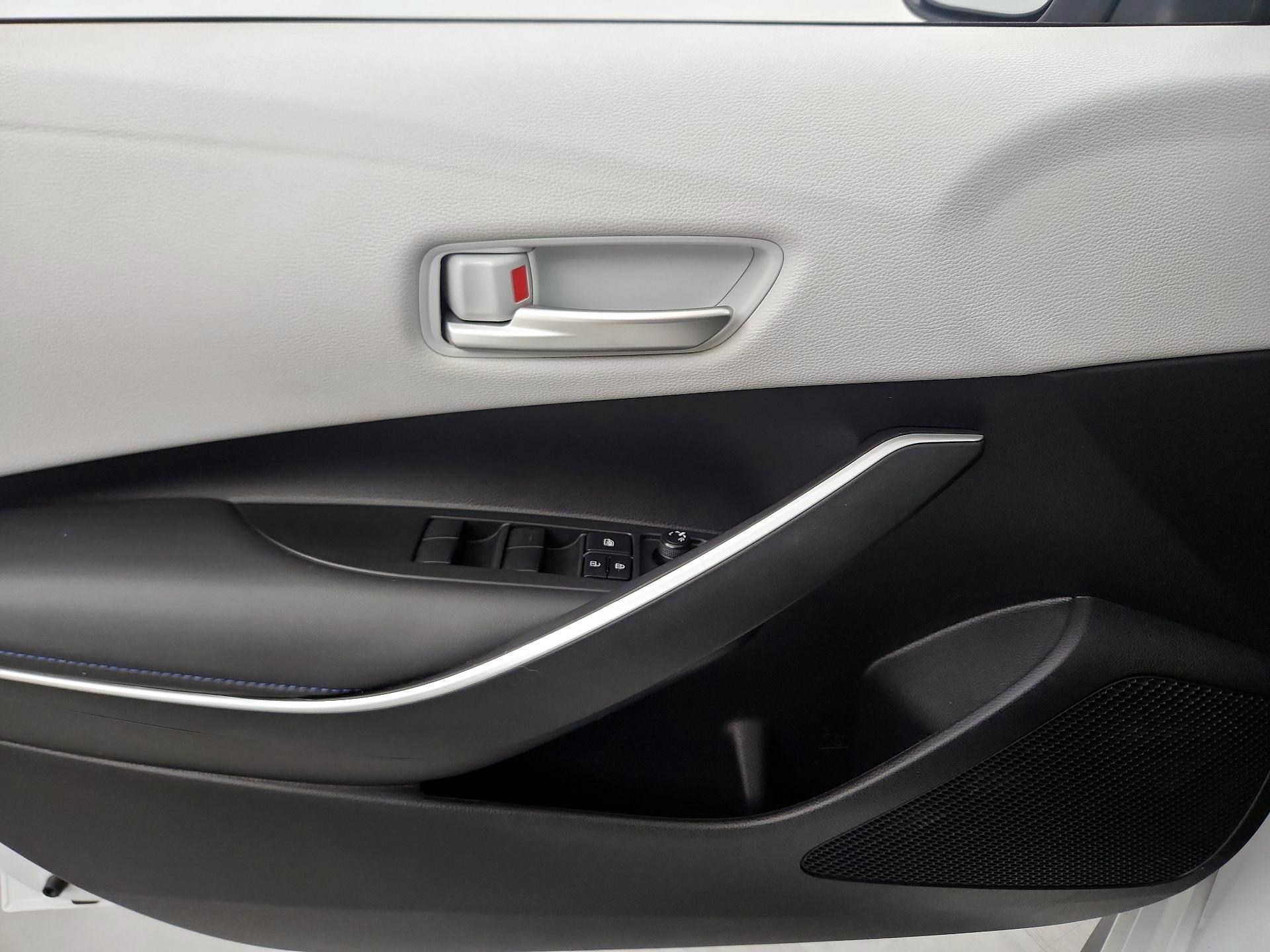 Thumbnail: 2022 Toyota Corolla - 10