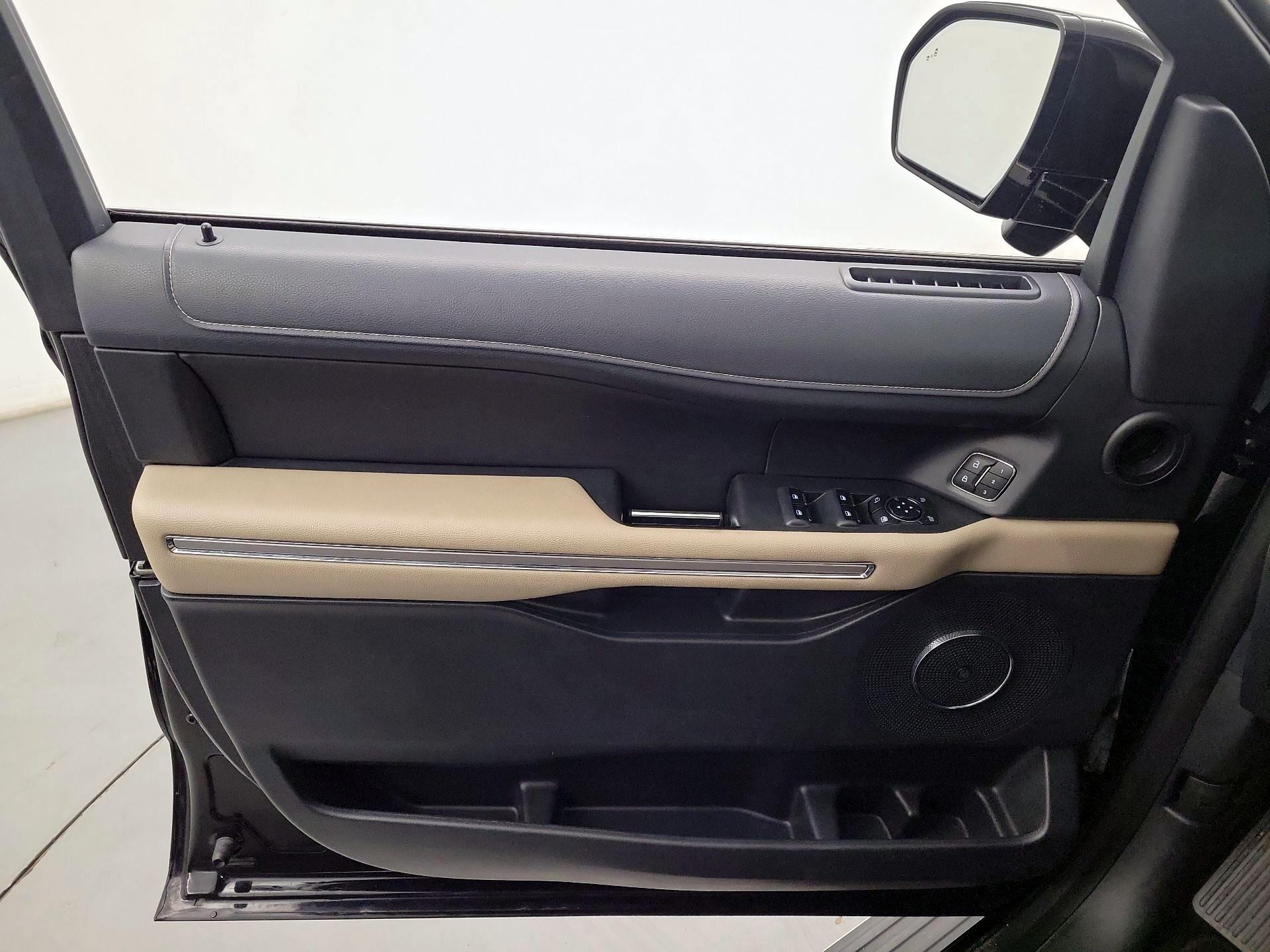 Thumbnail: 2023 Ford Expedition MAX - 10