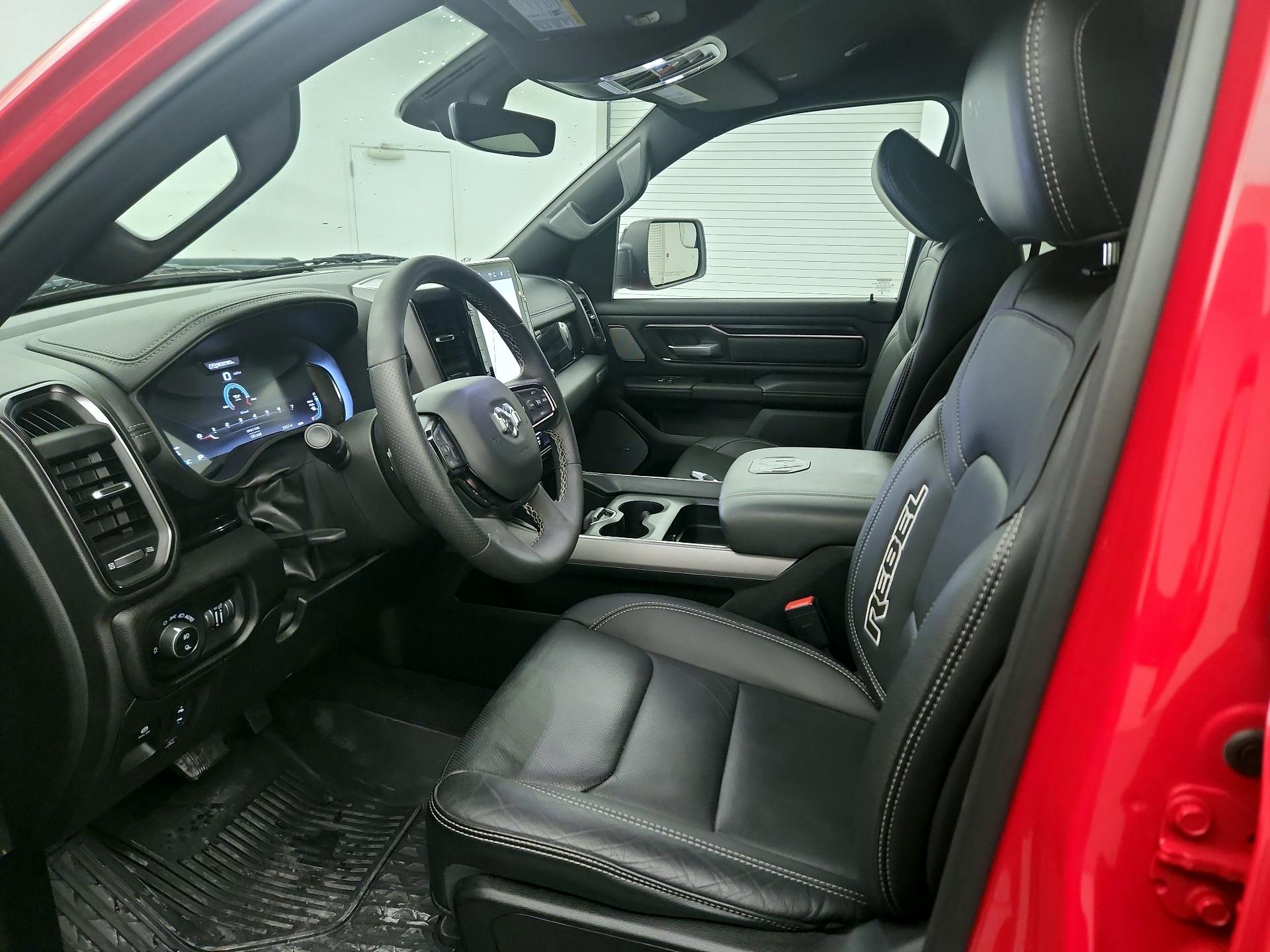 Thumbnail: 2025 RAM 1500 - 9