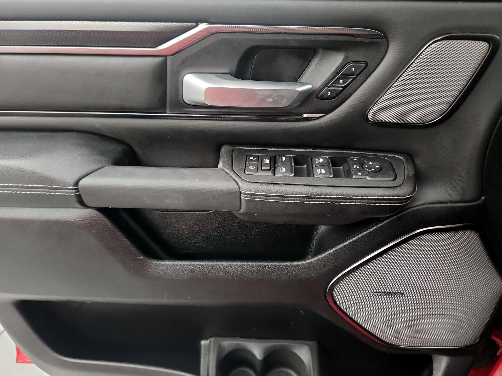 Thumbnail: 2025 RAM 1500 - 10